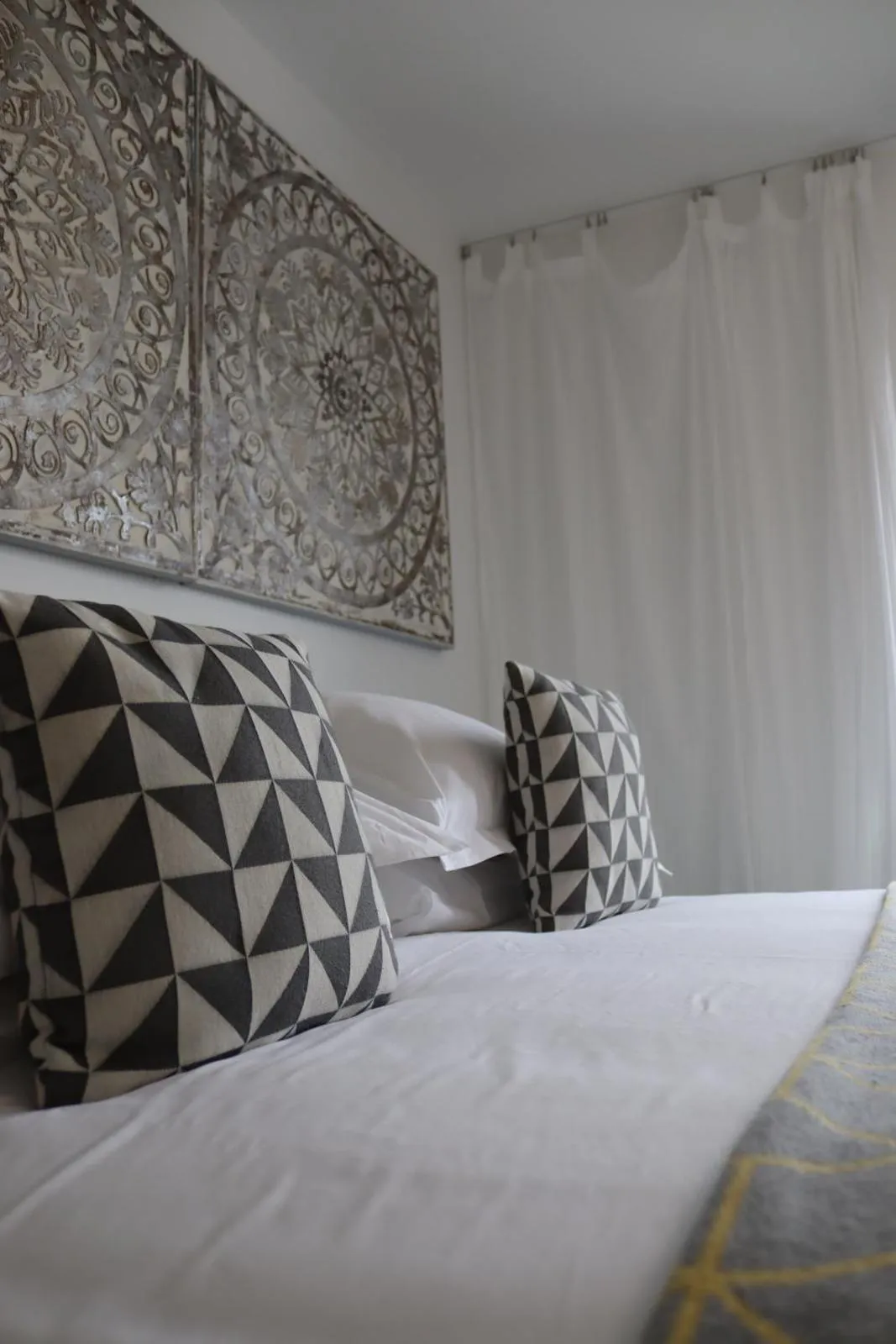 Bed in Porth Beach Hotel