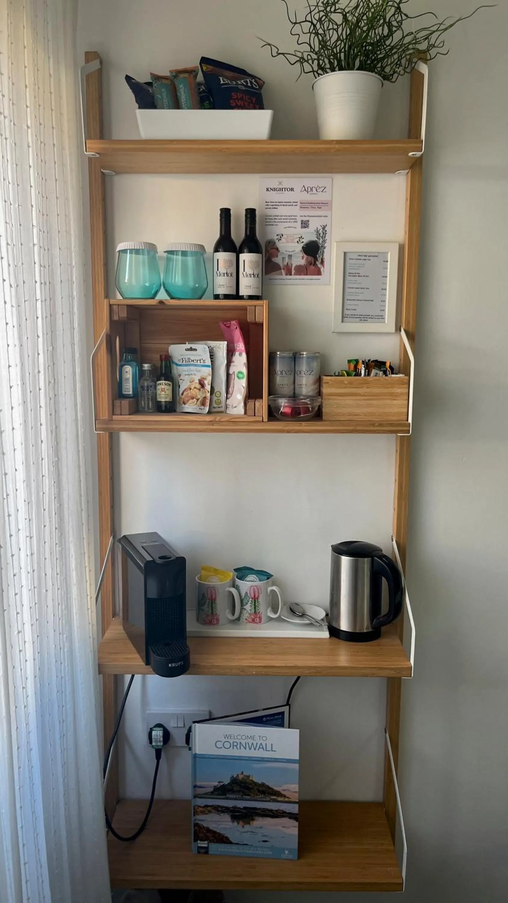 minibar in Porth Beach Hotel