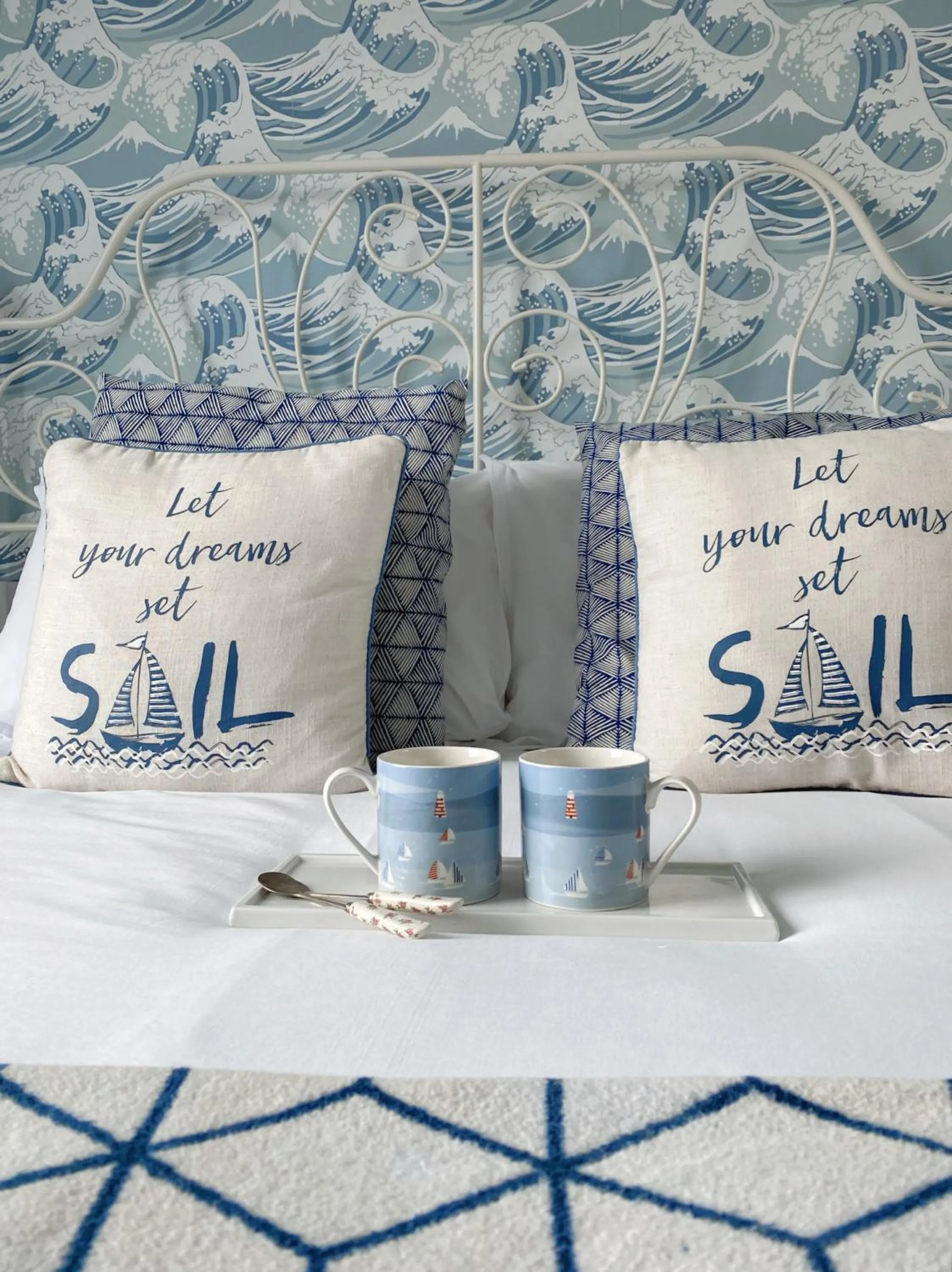 Bedroom, Bed in Porth Beach Hotel