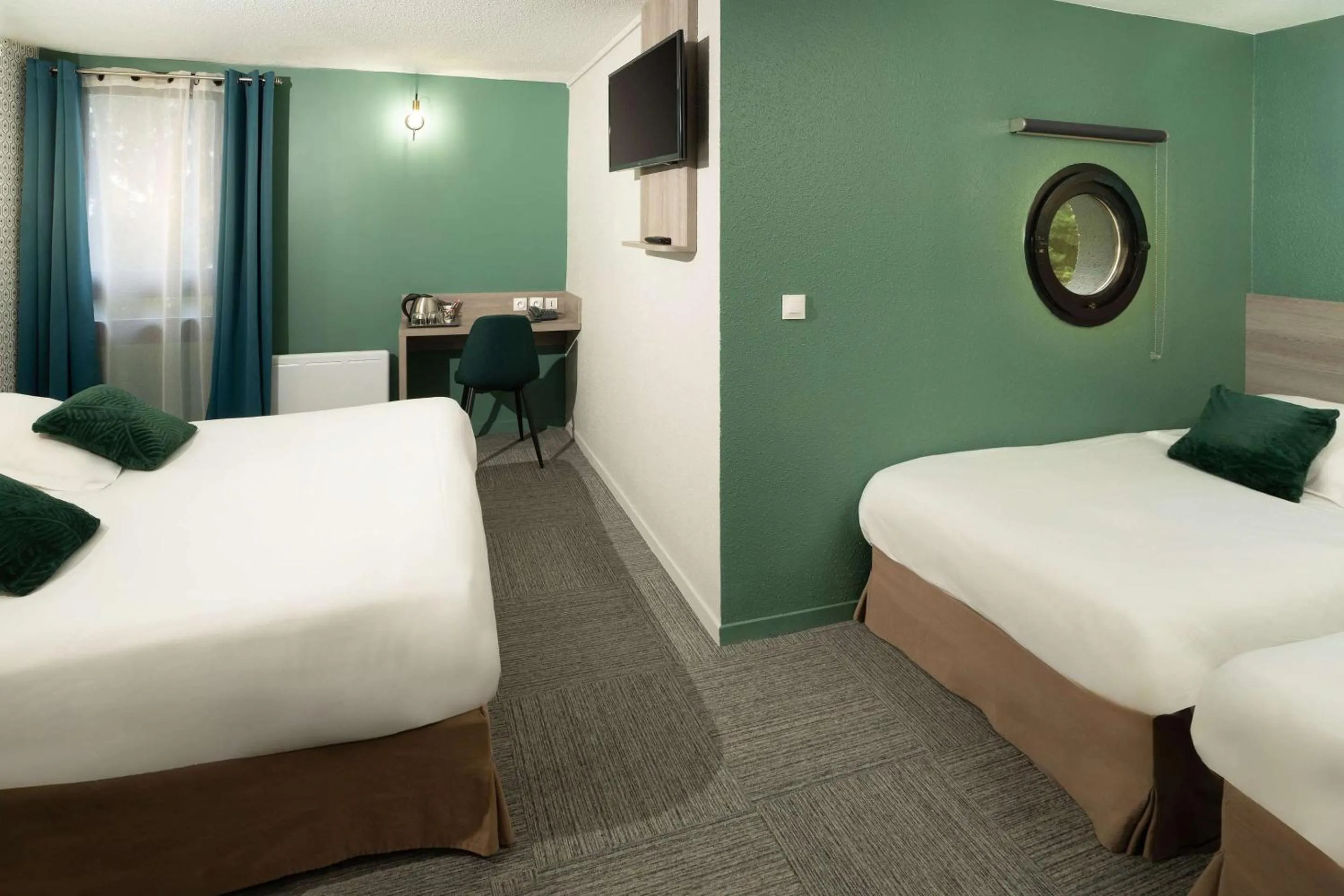 Bedroom, Bed in Sure Hotel by Best Western Rouvignies Valenciennes