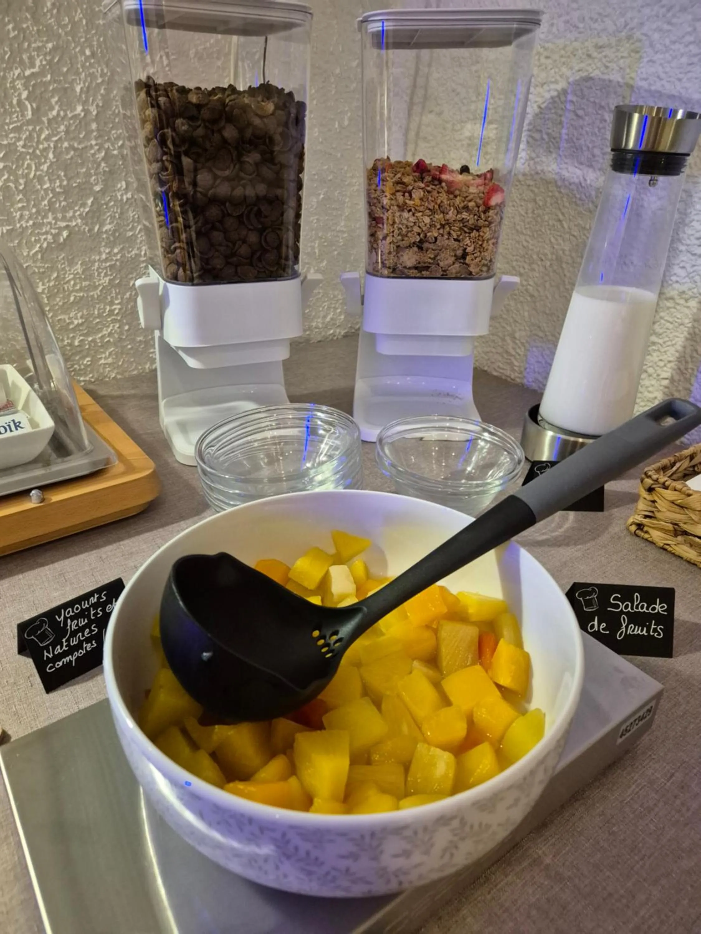 Breakfast in Cit'Hotel Le Challans