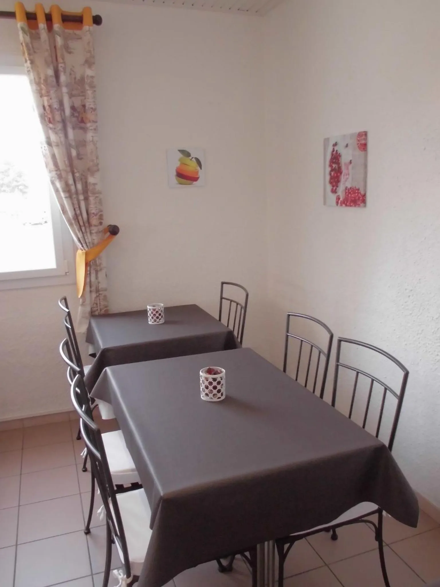 Dining area in Cit'Hotel Le Challans