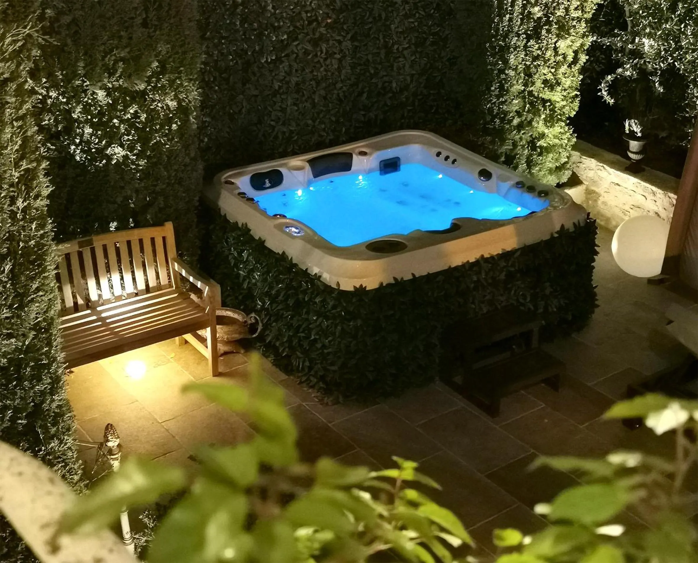 Hot Tub in Le Petit Chateau