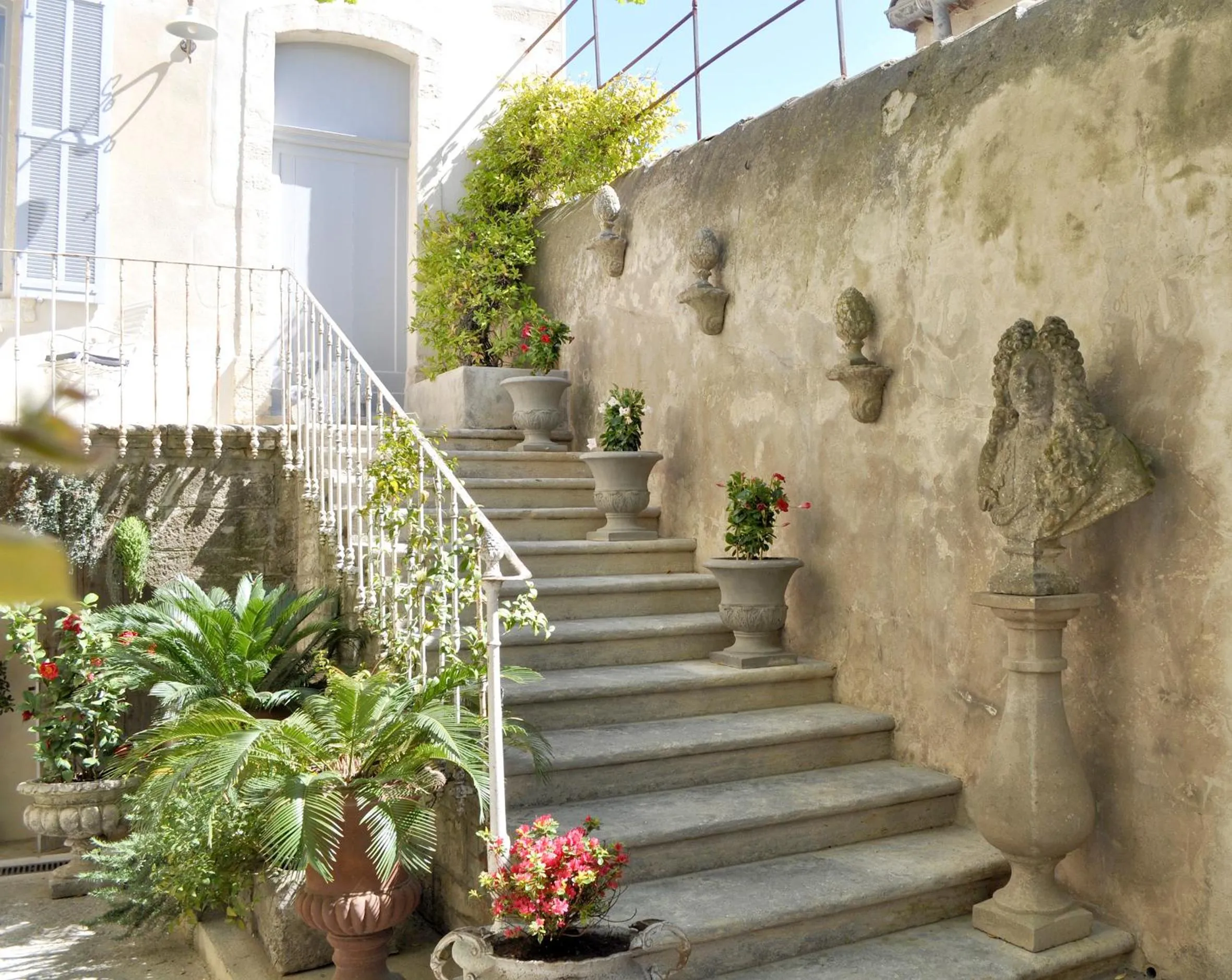 Patio in Le Petit Chateau