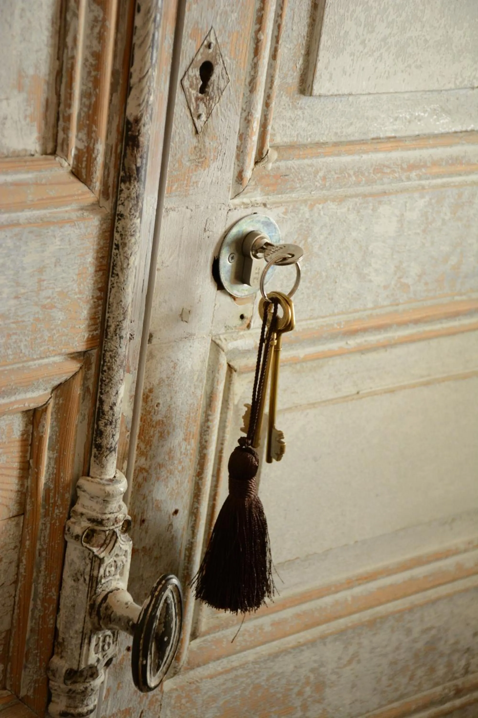 Decorative detail in Le Petit Chateau