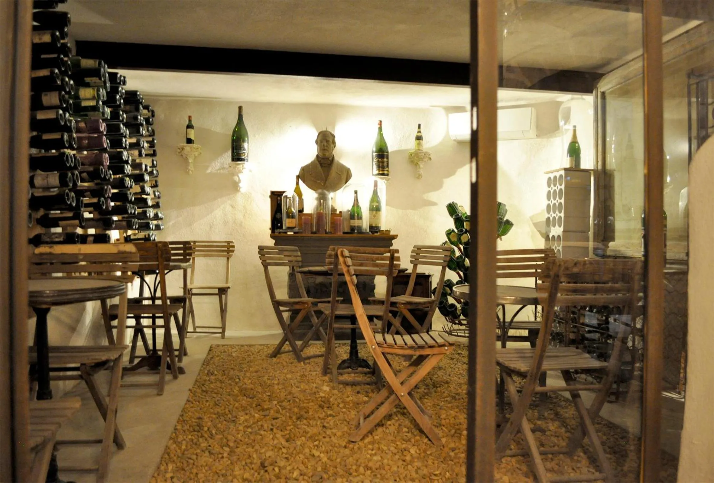 Lounge or bar in Le Petit Chateau