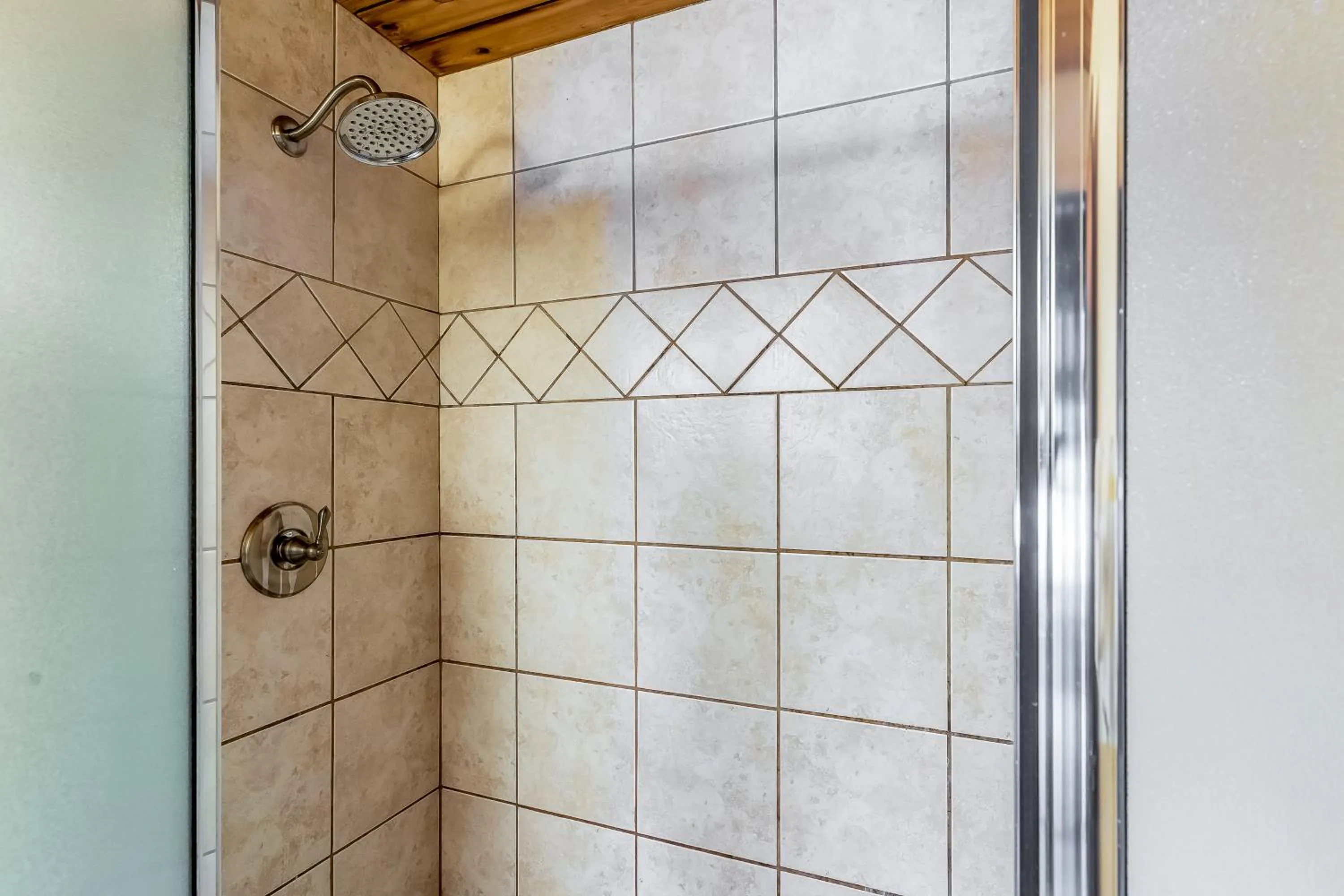 Bay Point Lakefront 1B Down