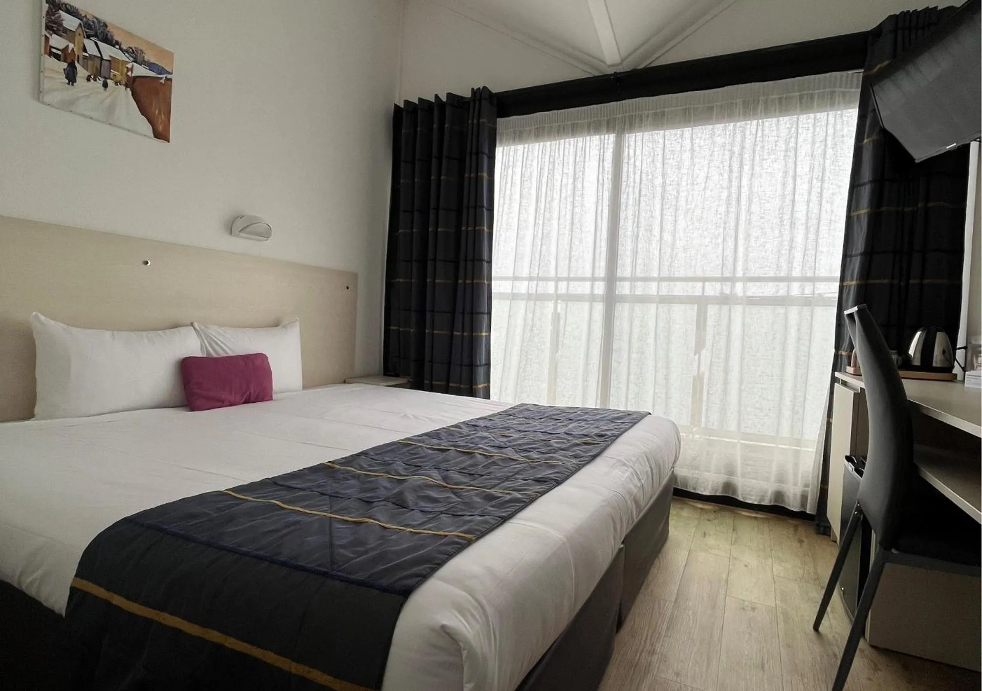 Bed in Logis Le Gavrinis