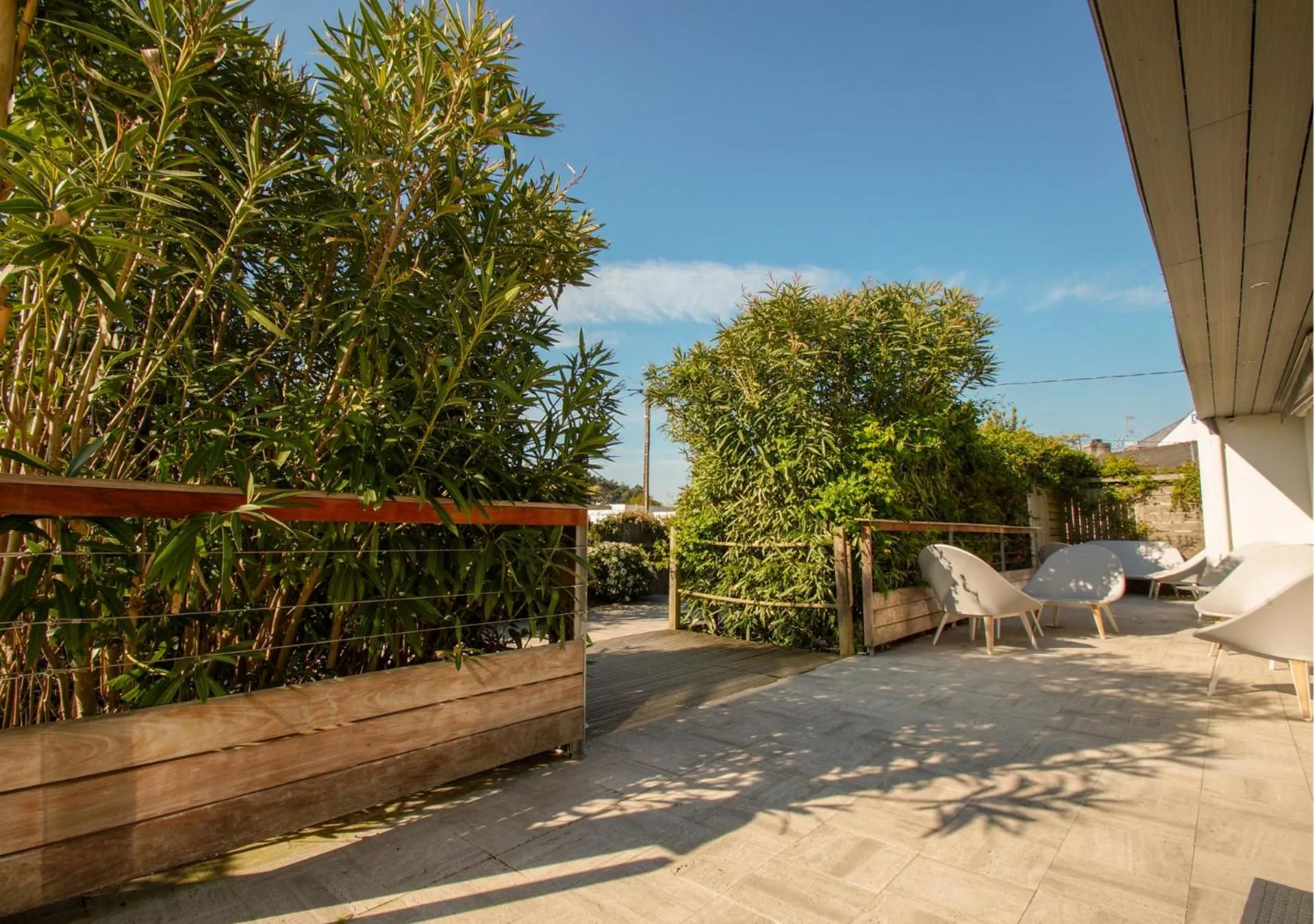 Patio in Logis Le Gavrinis
