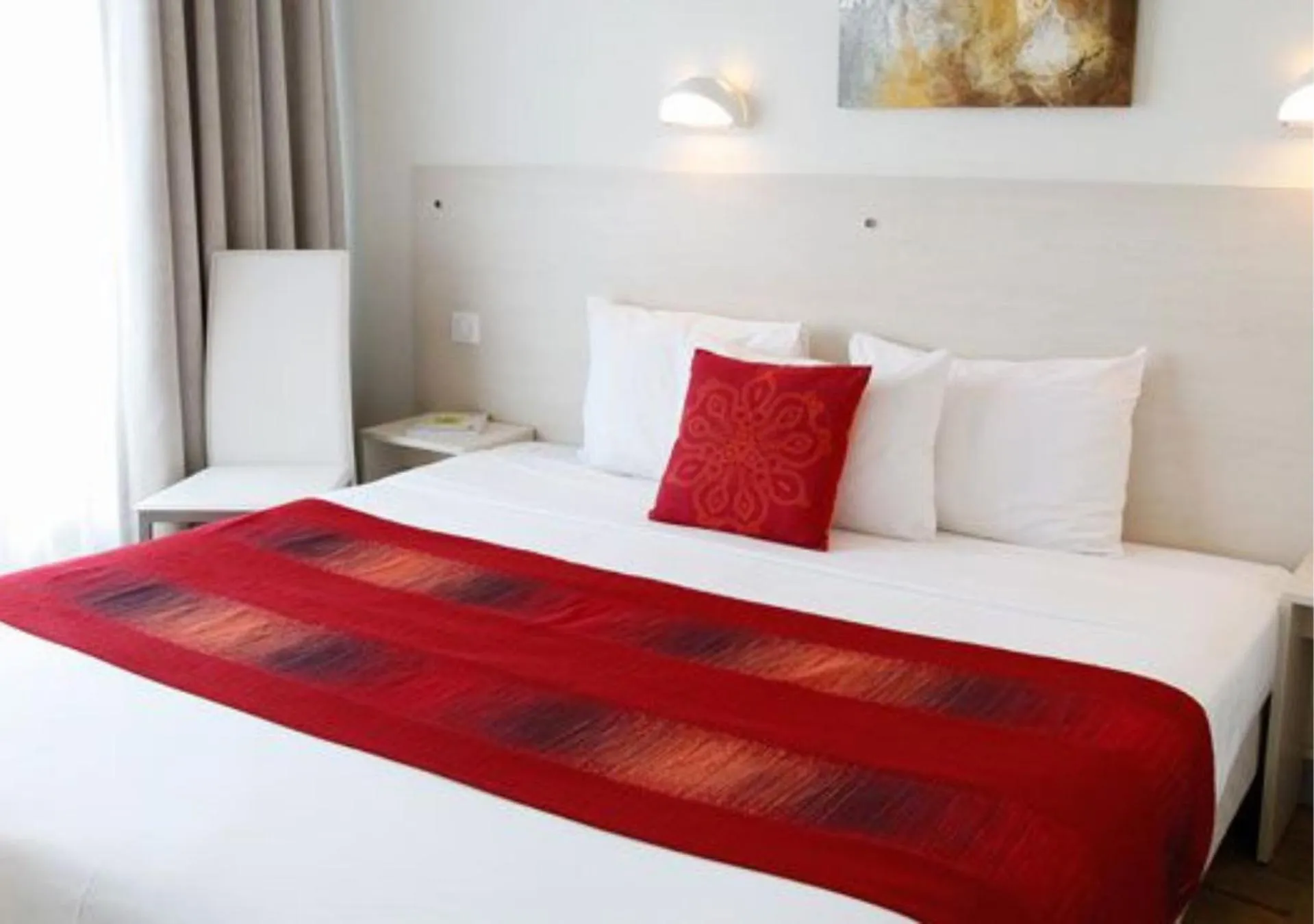 Bed in Logis Le Gavrinis