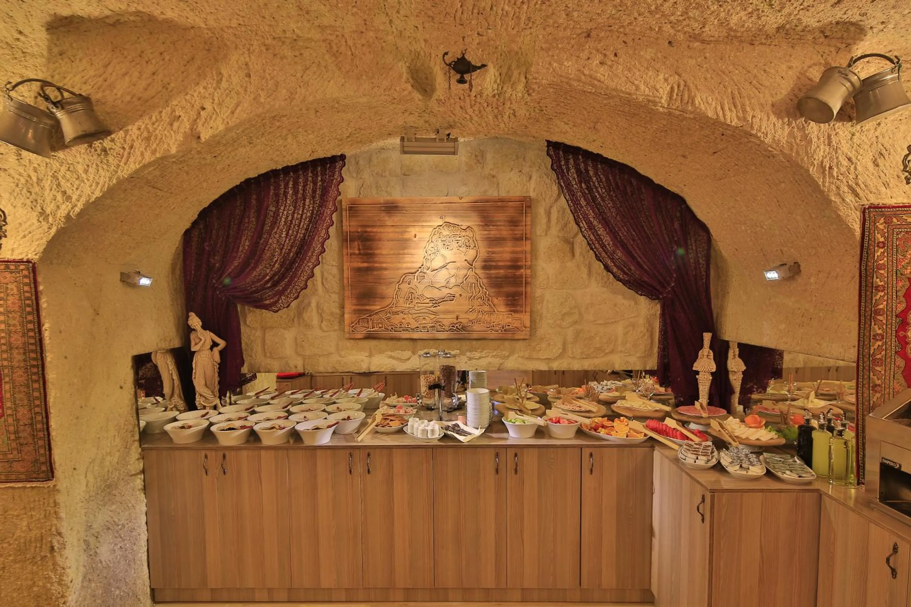 Food and drinks in Fosil Cave Hotel