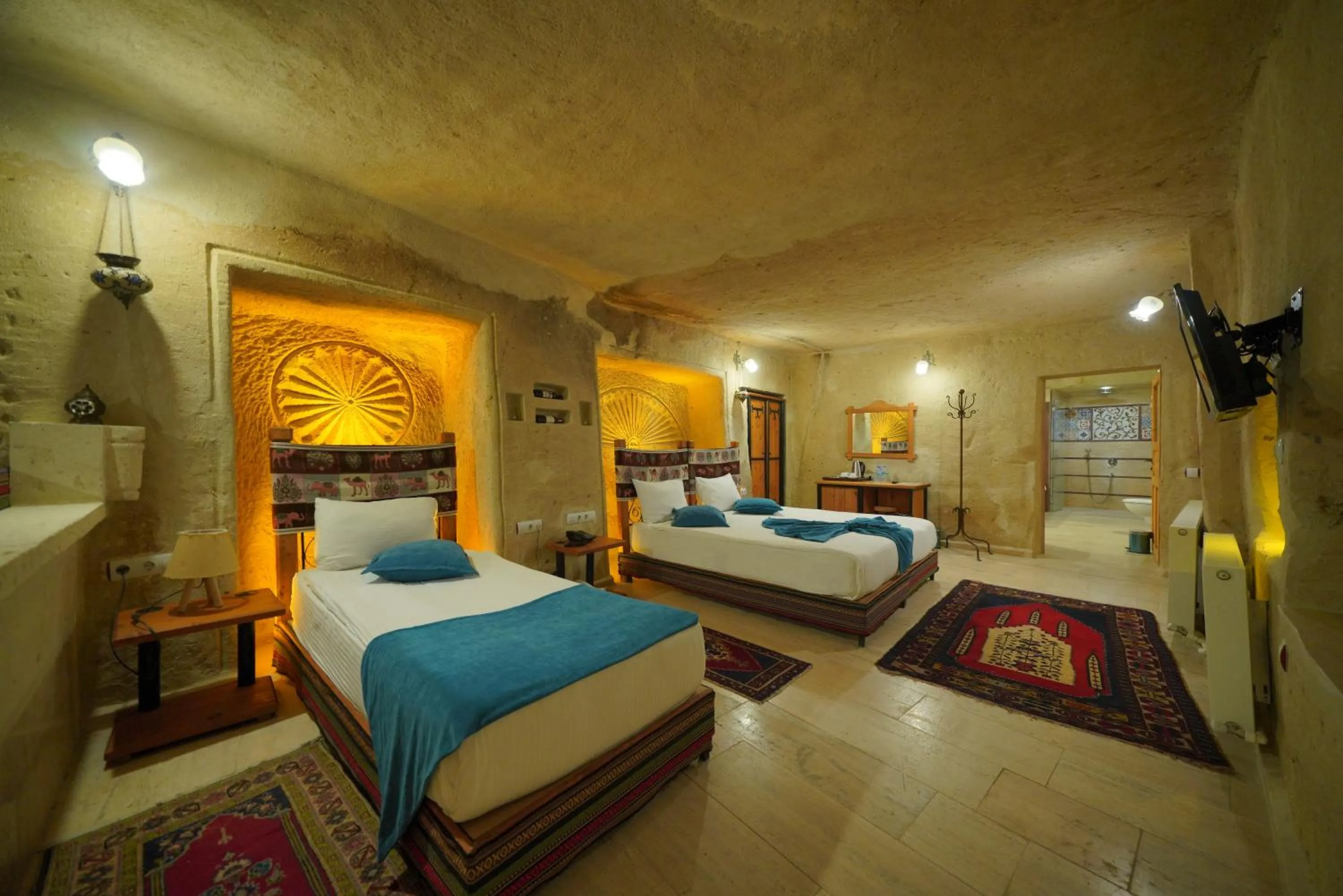 Bed in Fosil Cave Hotel
