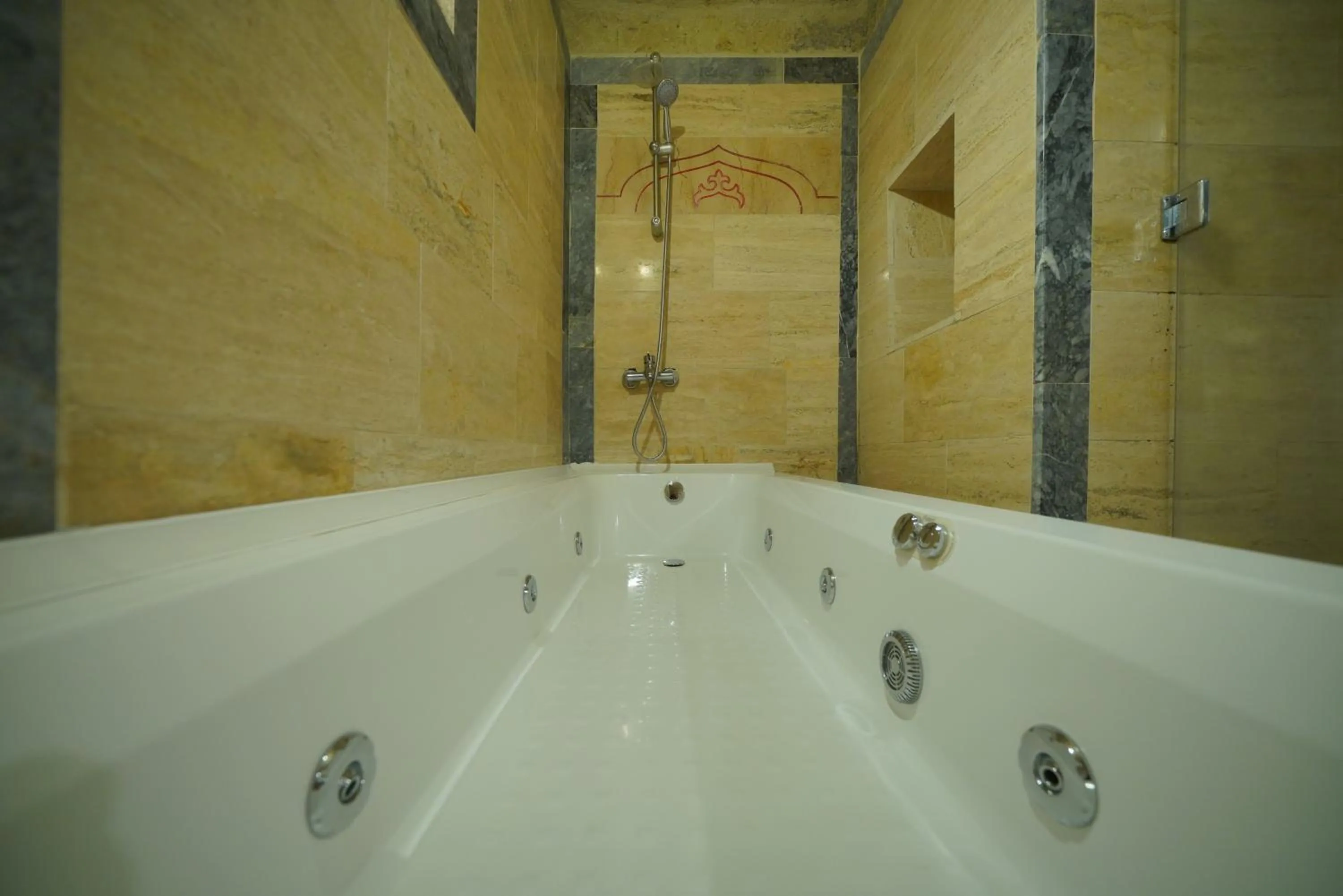 Bath in Fosil Cave Hotel