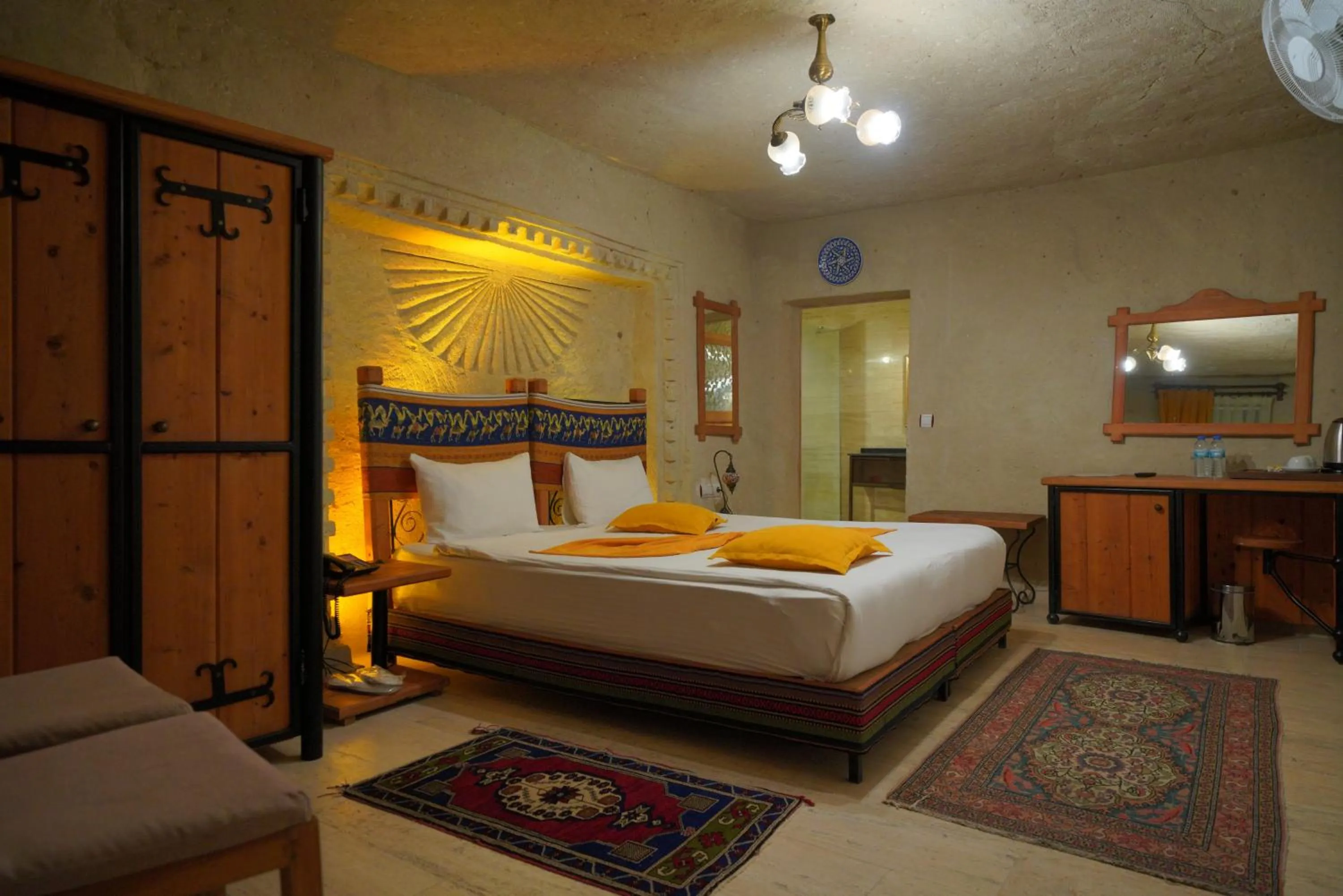 Bedroom, Bed in Fosil Cave Hotel