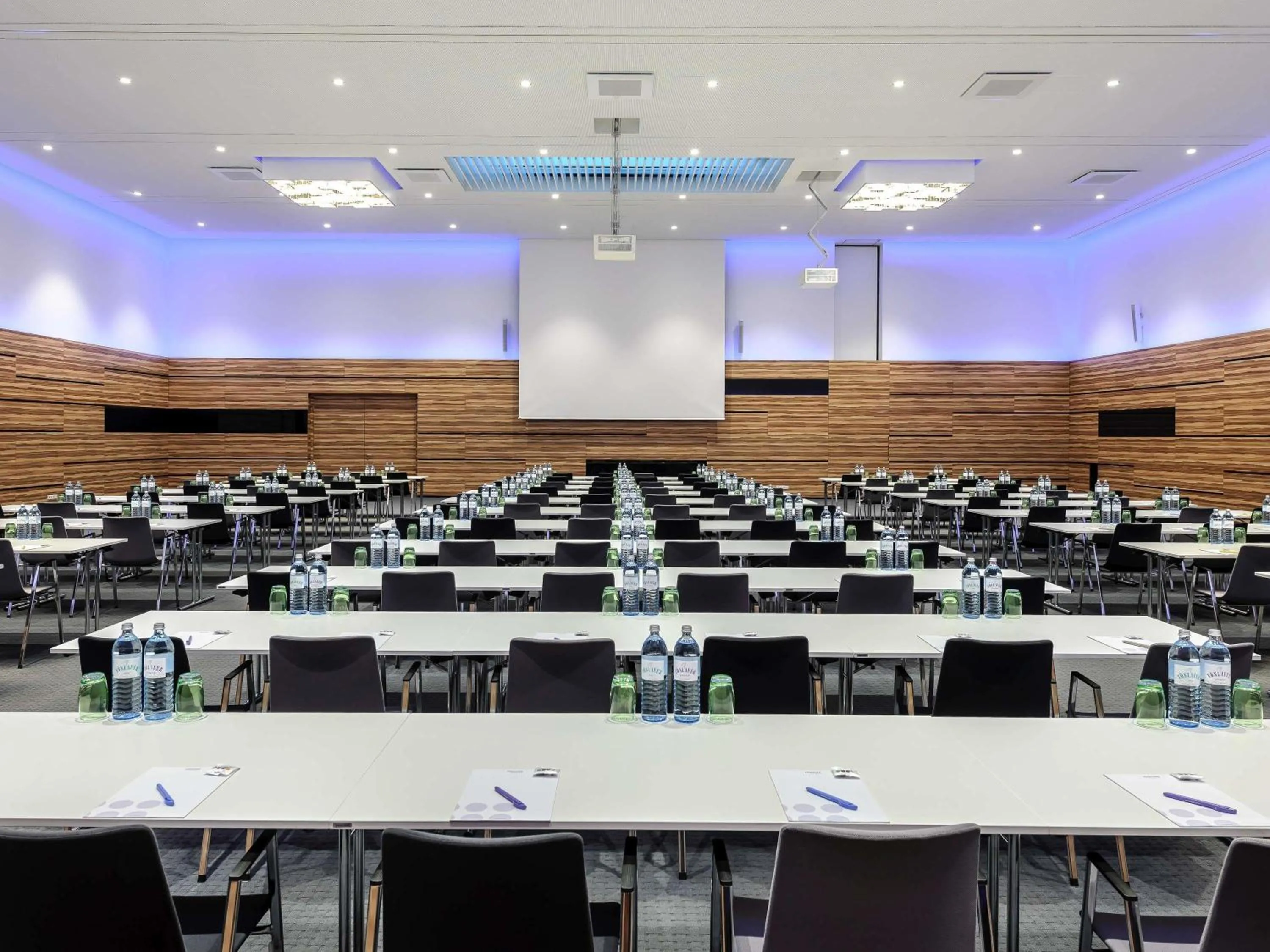 Meeting/conference room in Novotel Wien Hauptbahnhof