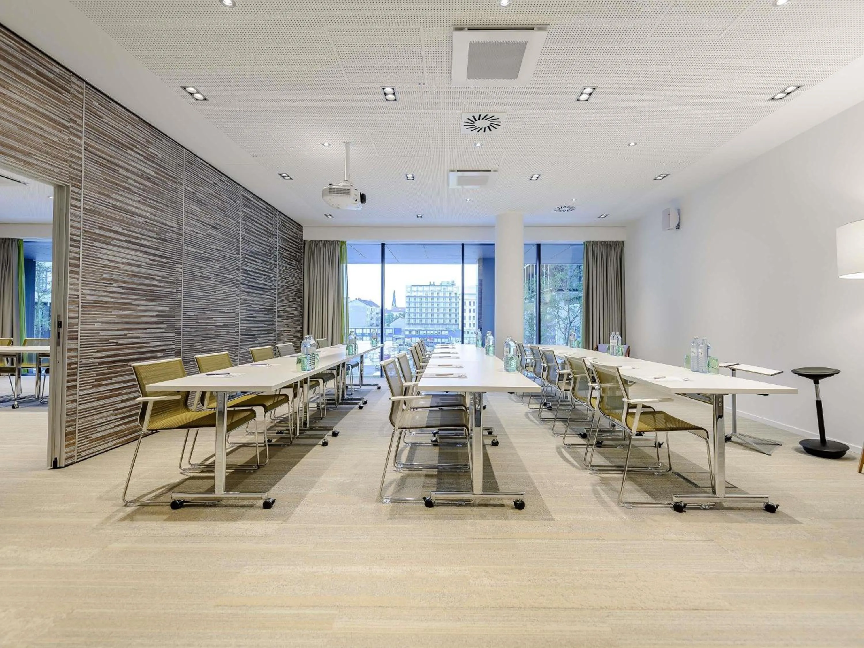 Meeting/conference room in Novotel Wien Hauptbahnhof