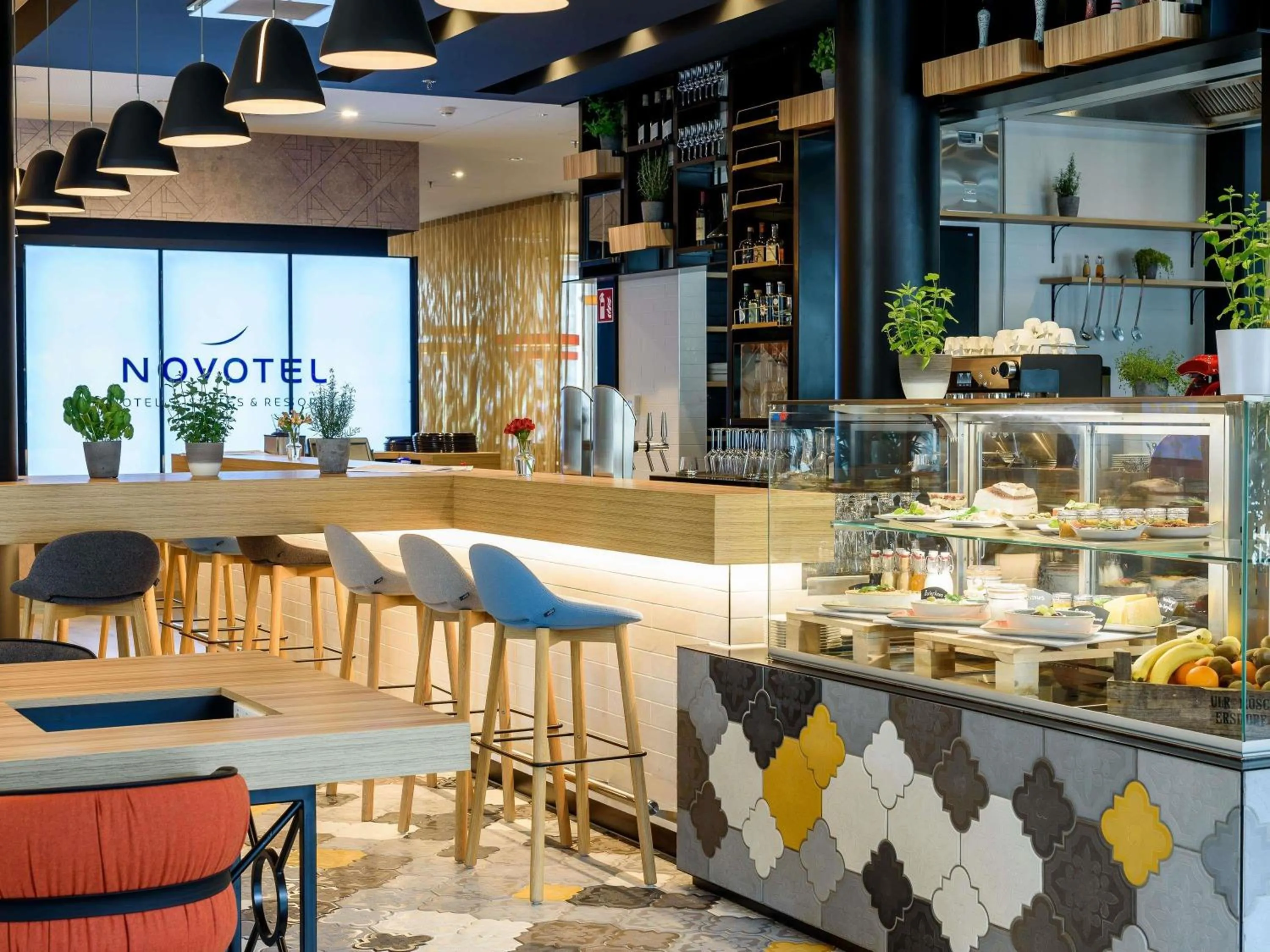 Lounge or bar in Novotel Wien Hauptbahnhof