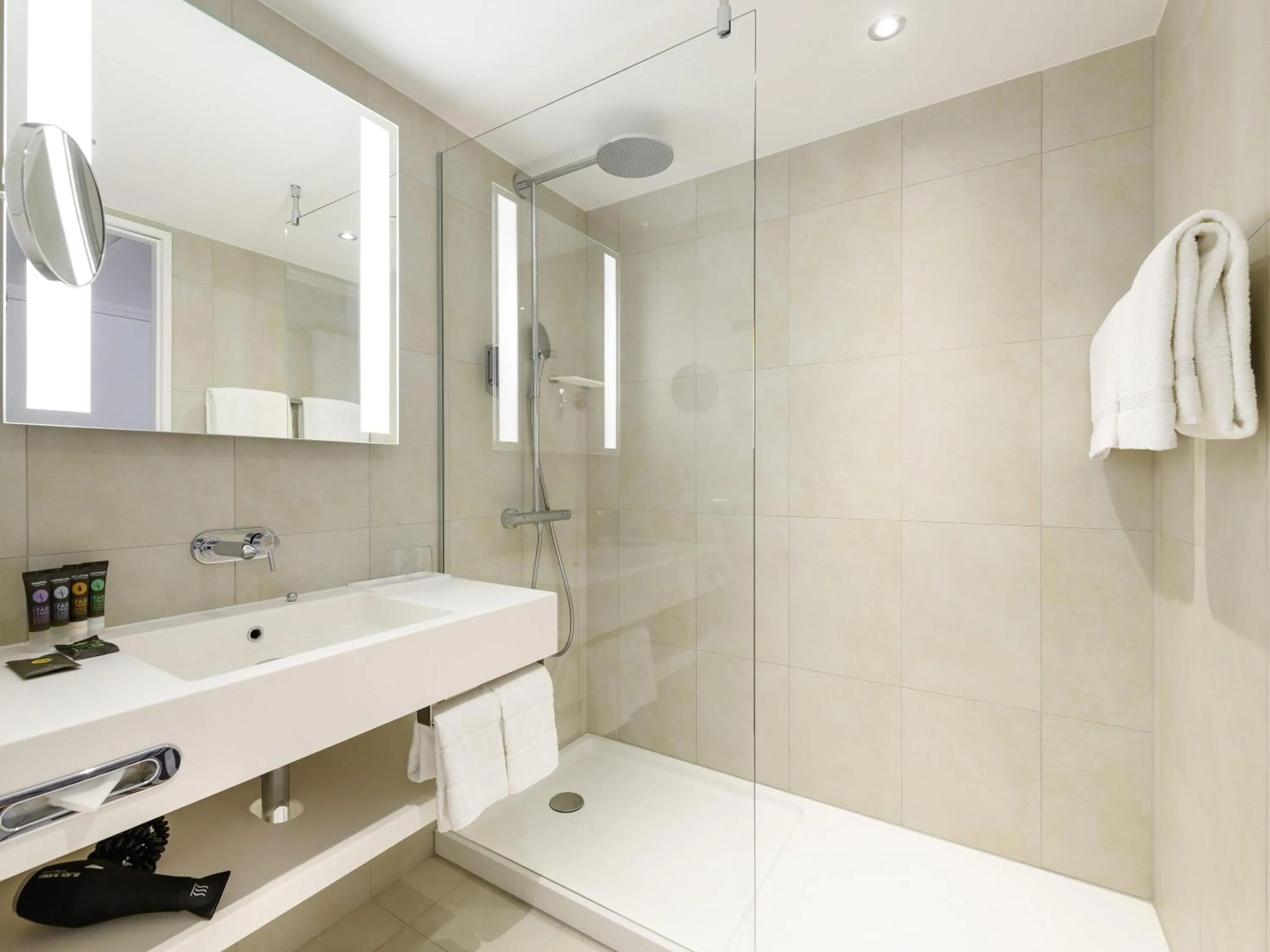 Bedroom in Novotel Wien Hauptbahnhof