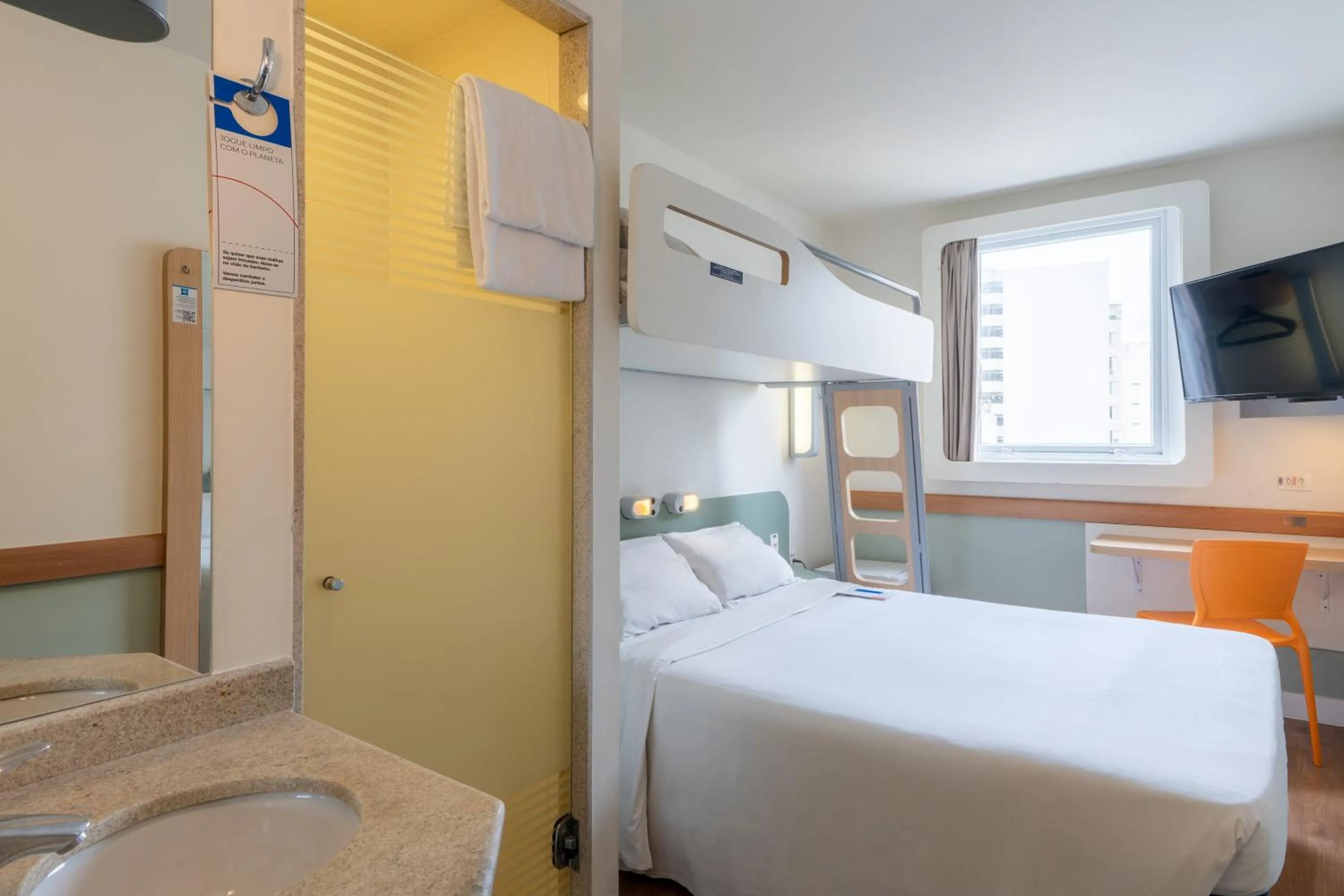 Bed in ibis budget RJ Praia de Botafogo