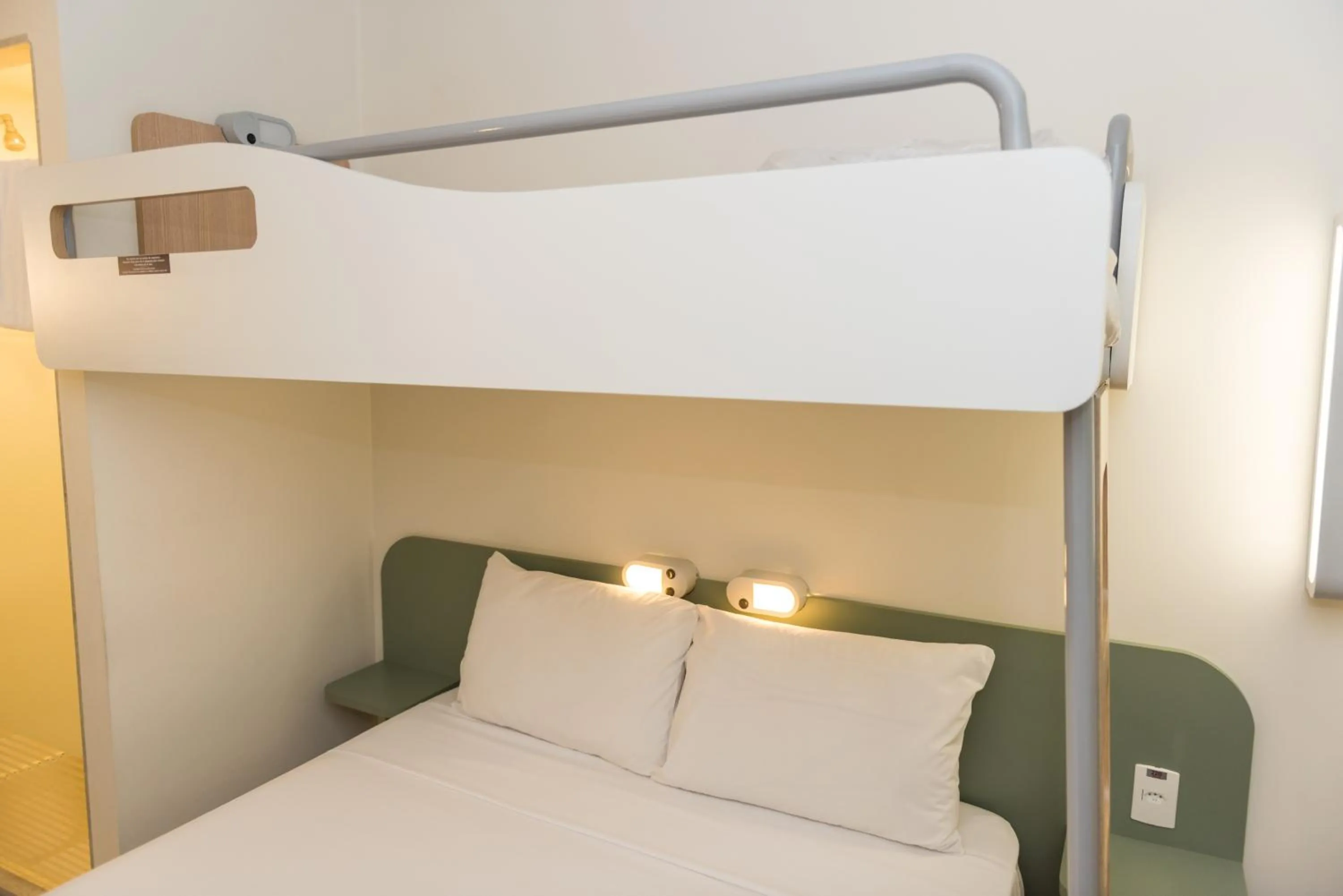 bunk bed, Bed in ibis budget RJ Praia de Botafogo