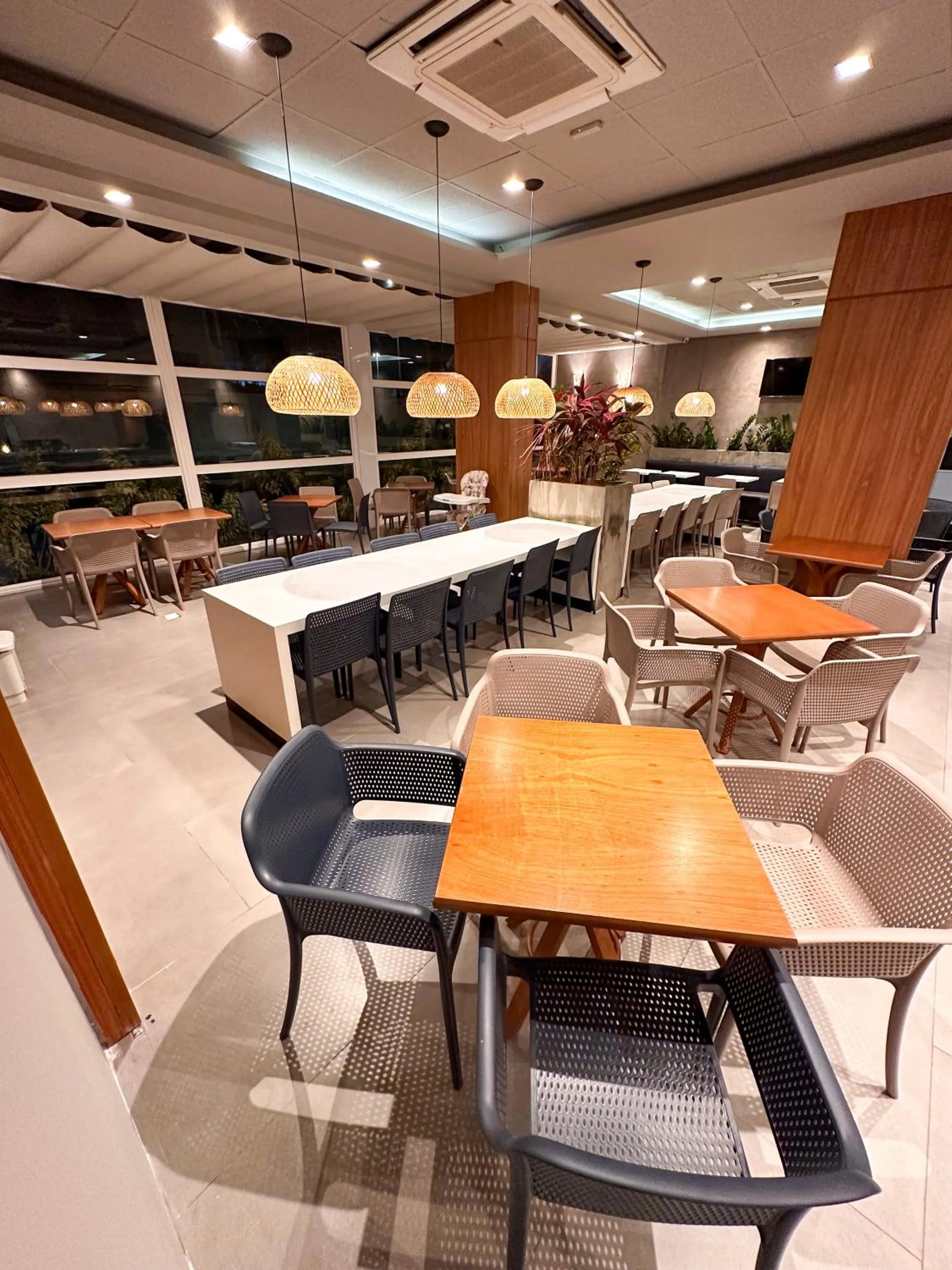 Restaurant/places to eat in Celi Connect Hotel Orla Aracaju