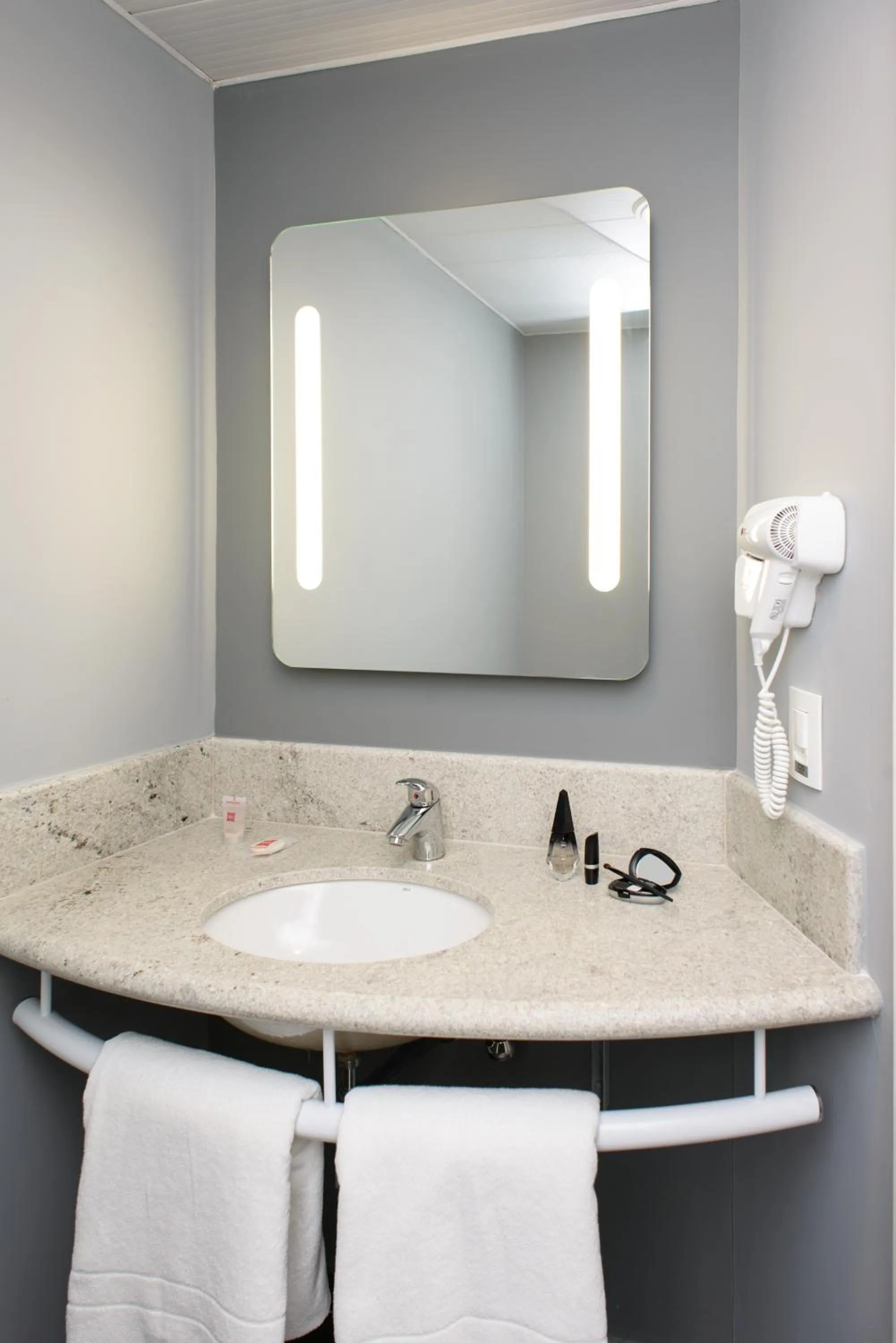 Bathroom in ibis Recife Aeroporto