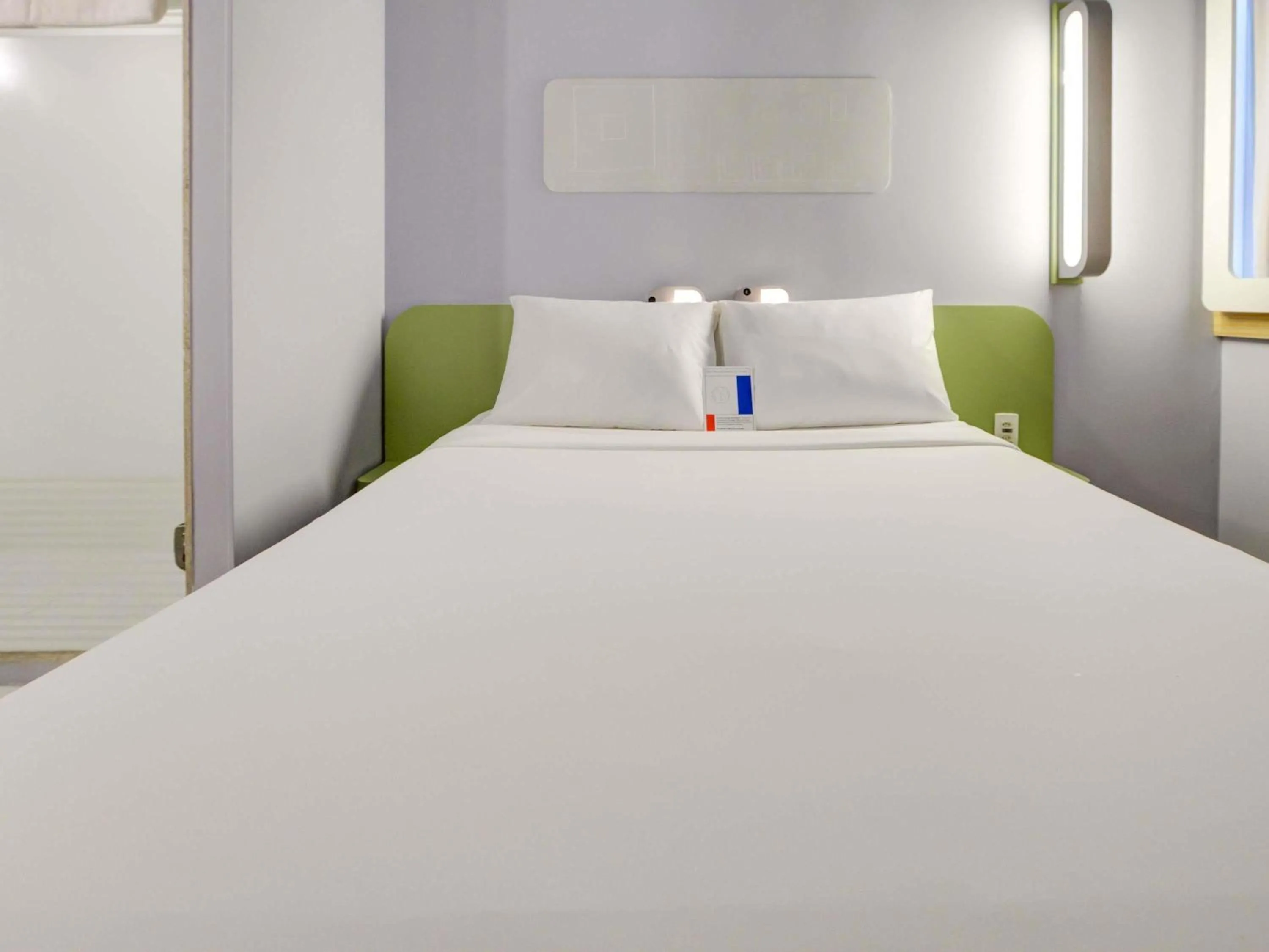 Bedroom, Bed in ibis budget RJ Copacabana