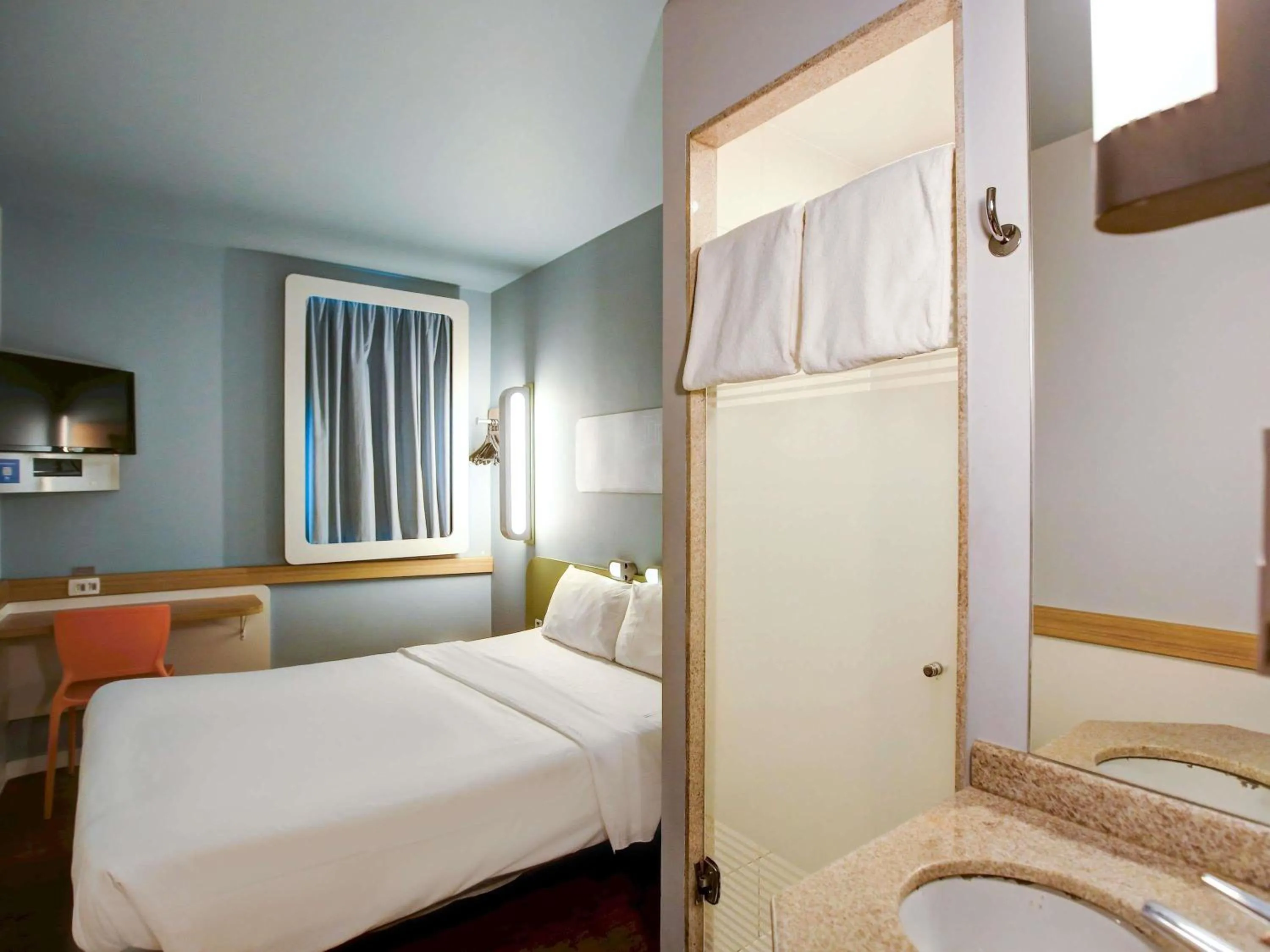 Bedroom, Bed in ibis budget RJ Copacabana