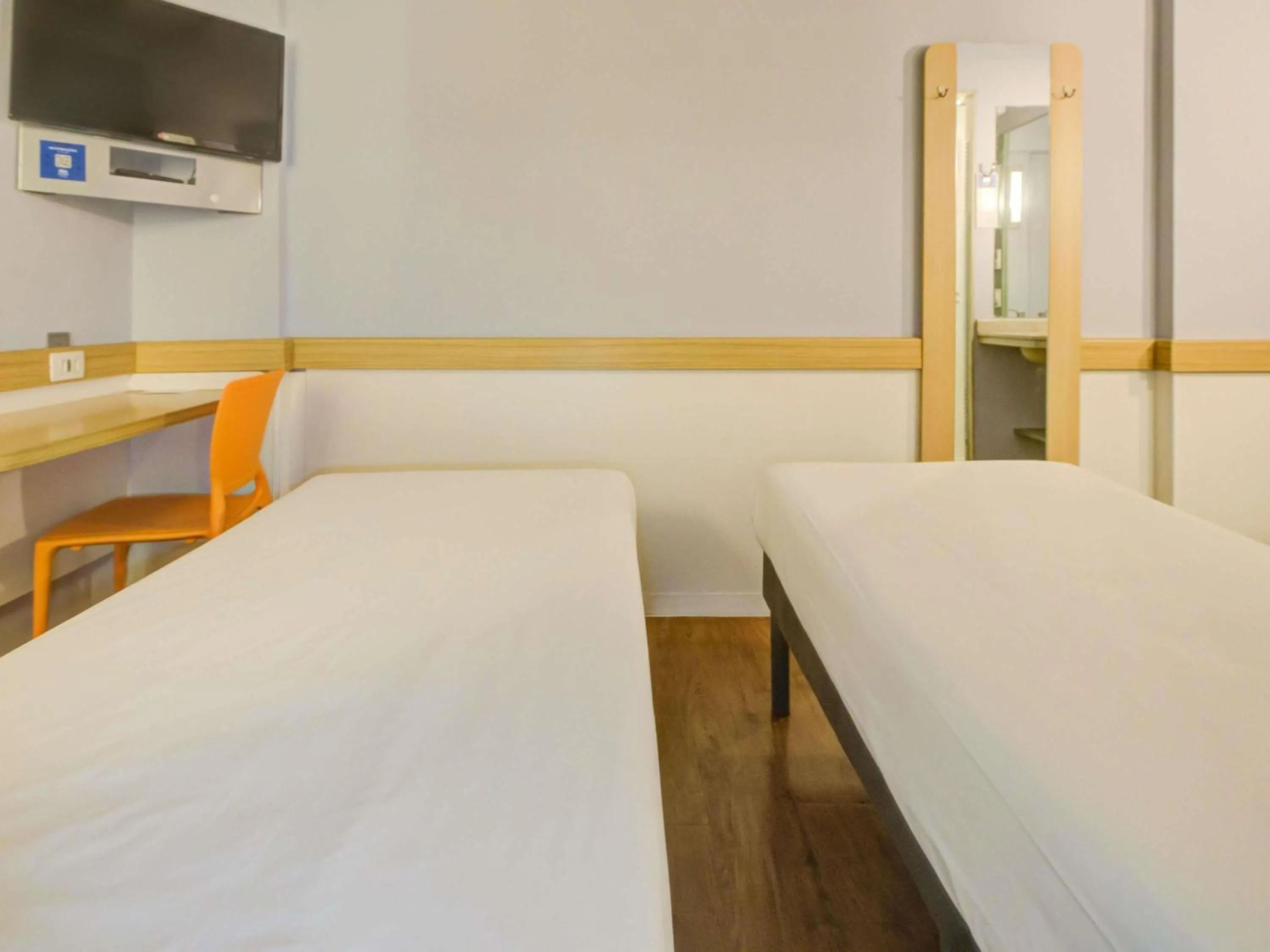 Bedroom, Bed in ibis budget RJ Copacabana