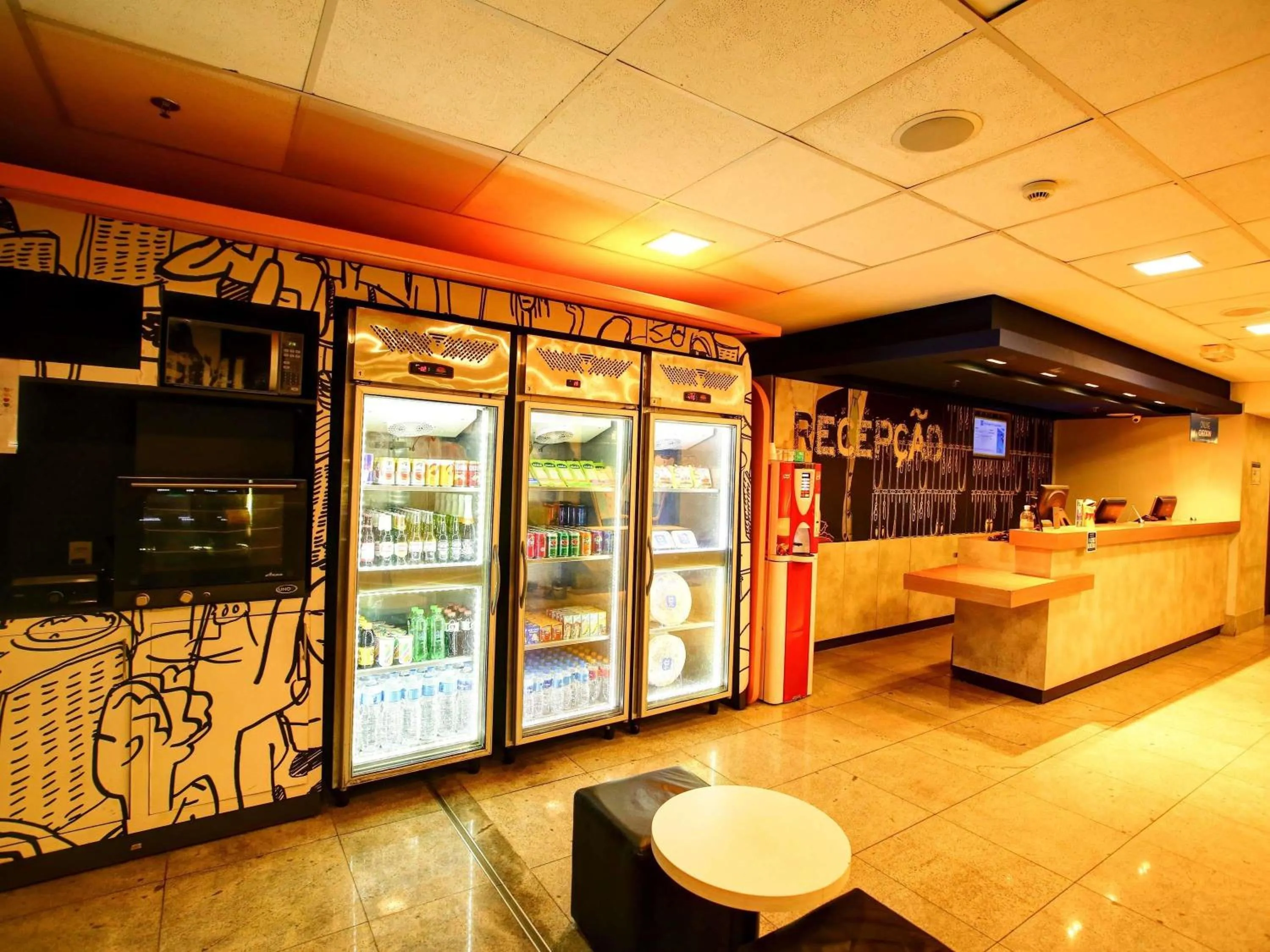 Lounge or bar in ibis budget RJ Copacabana