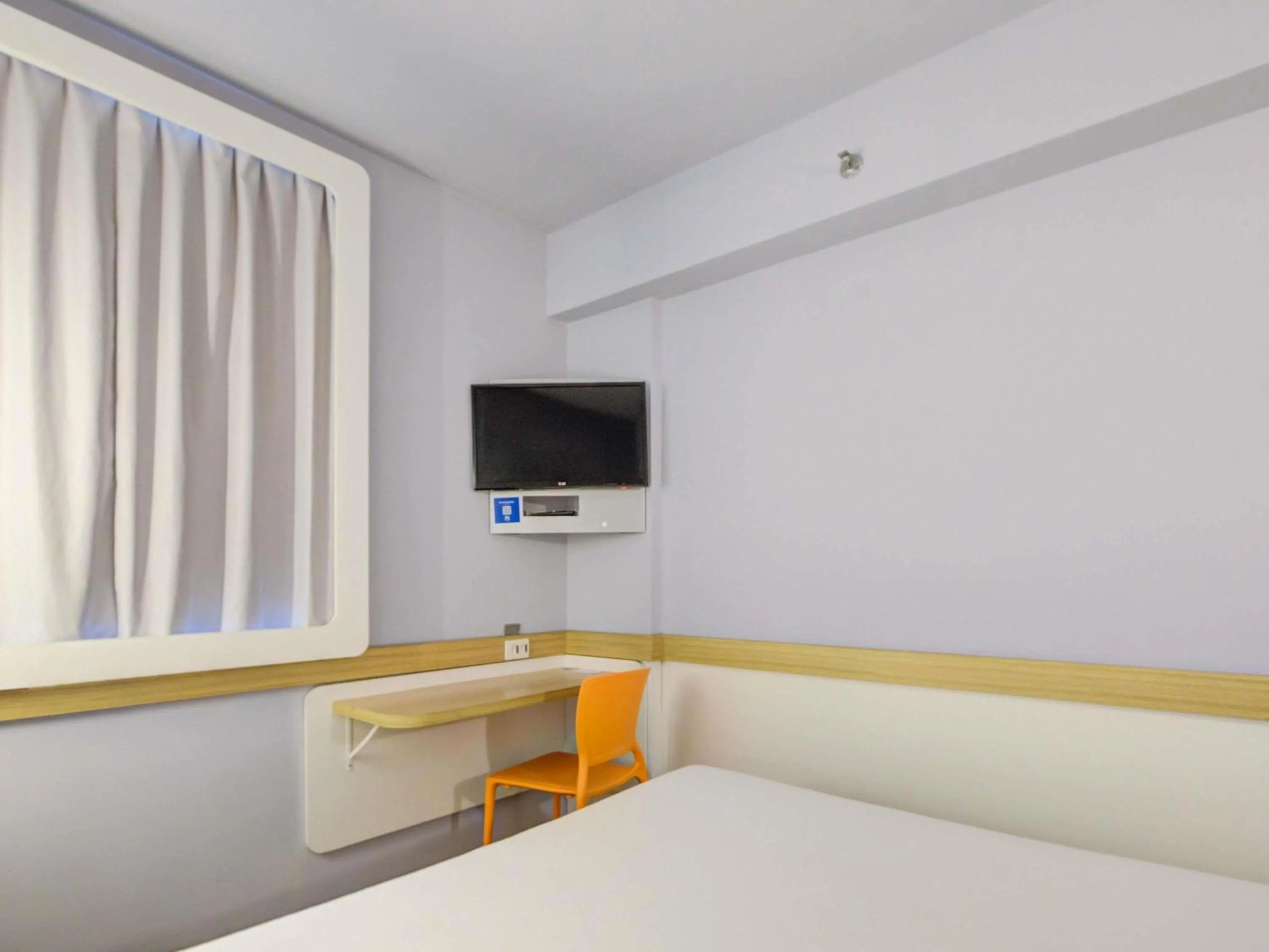 Bedroom, Bed in ibis budget RJ Copacabana