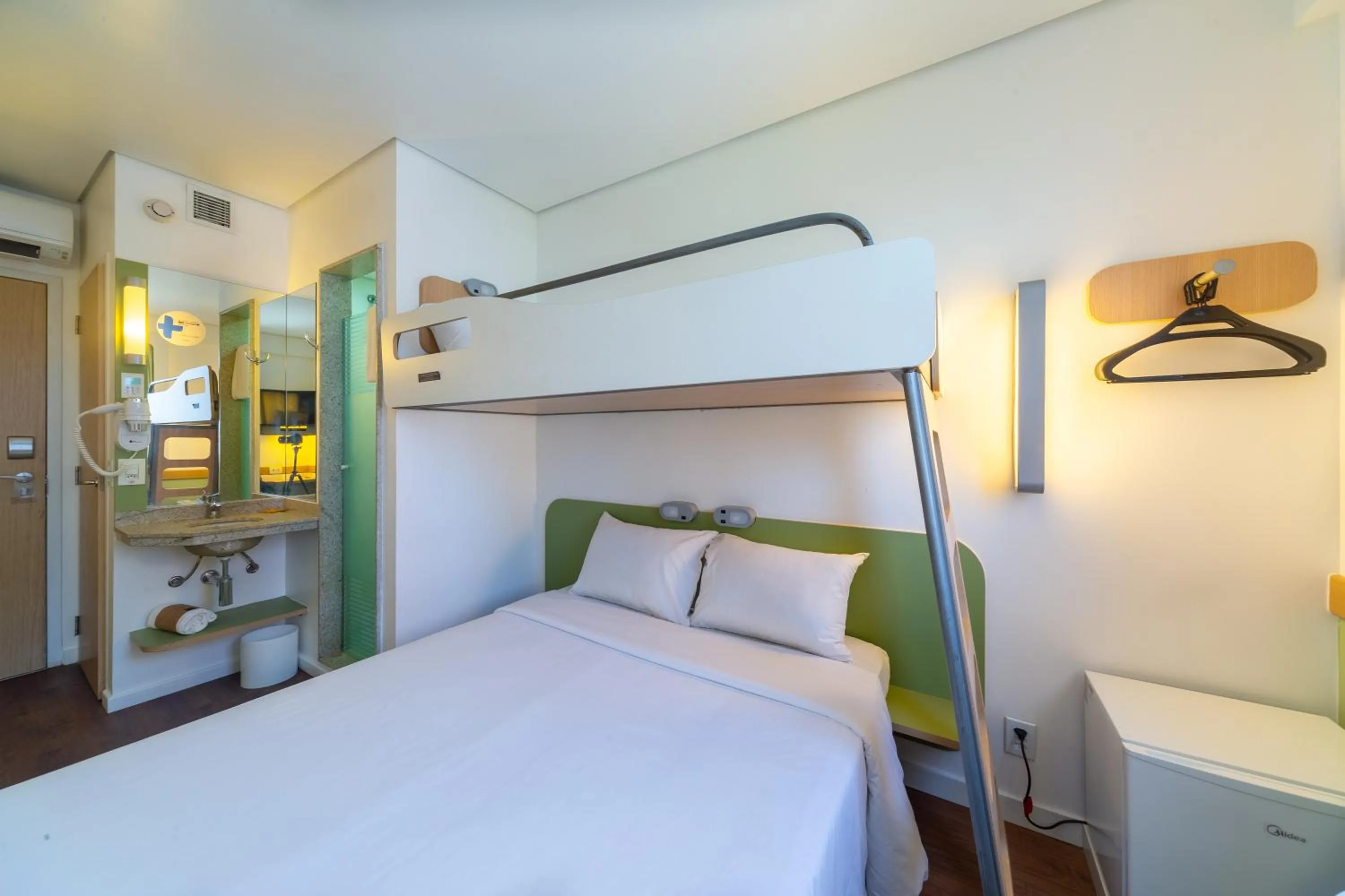 Bedroom, Bed in ibis budget Manaus