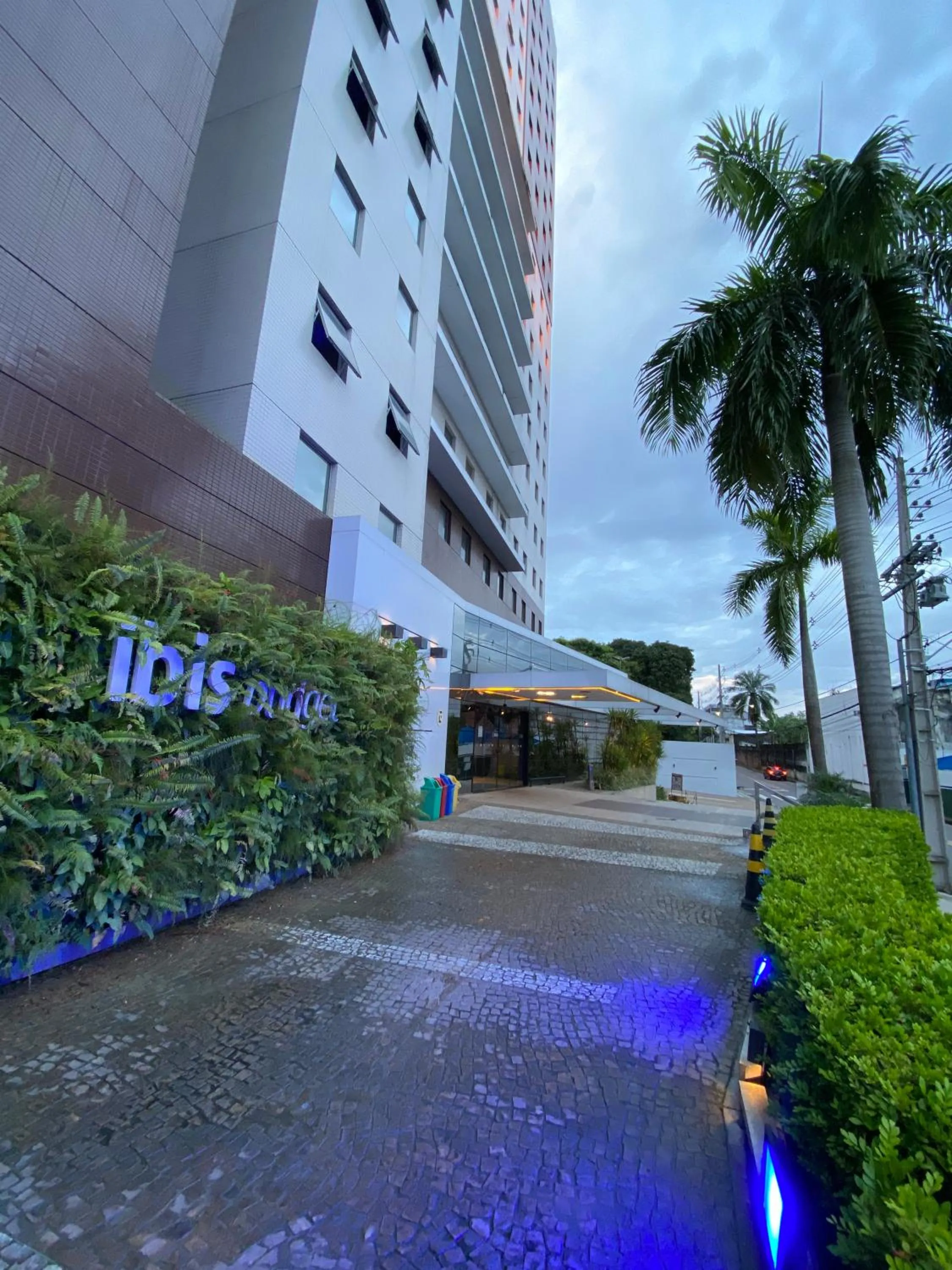 Property logo or sign in ibis budget Manaus