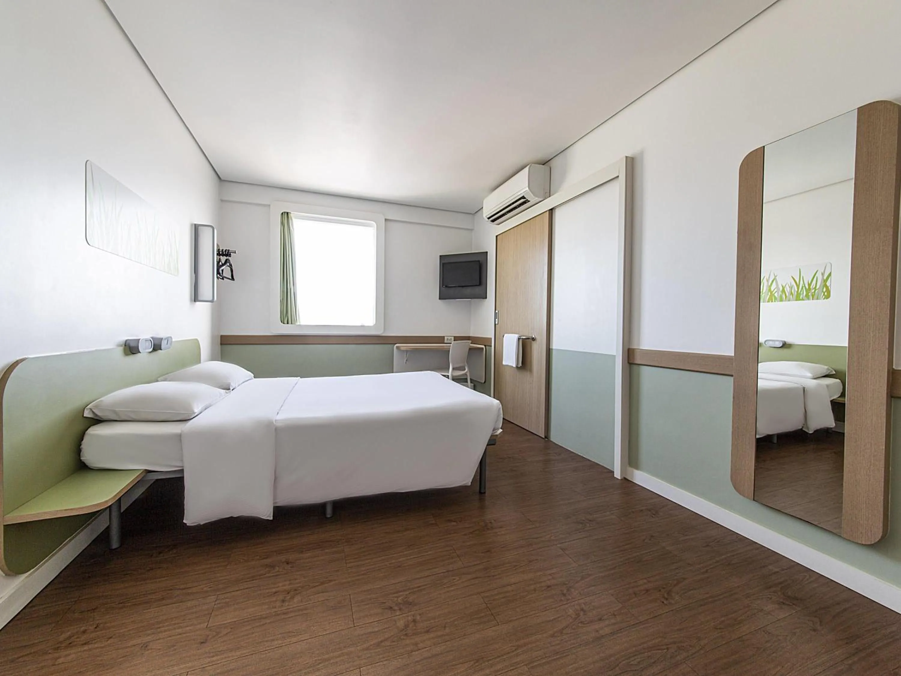 Bedroom, Bed in ibis budget Manaus