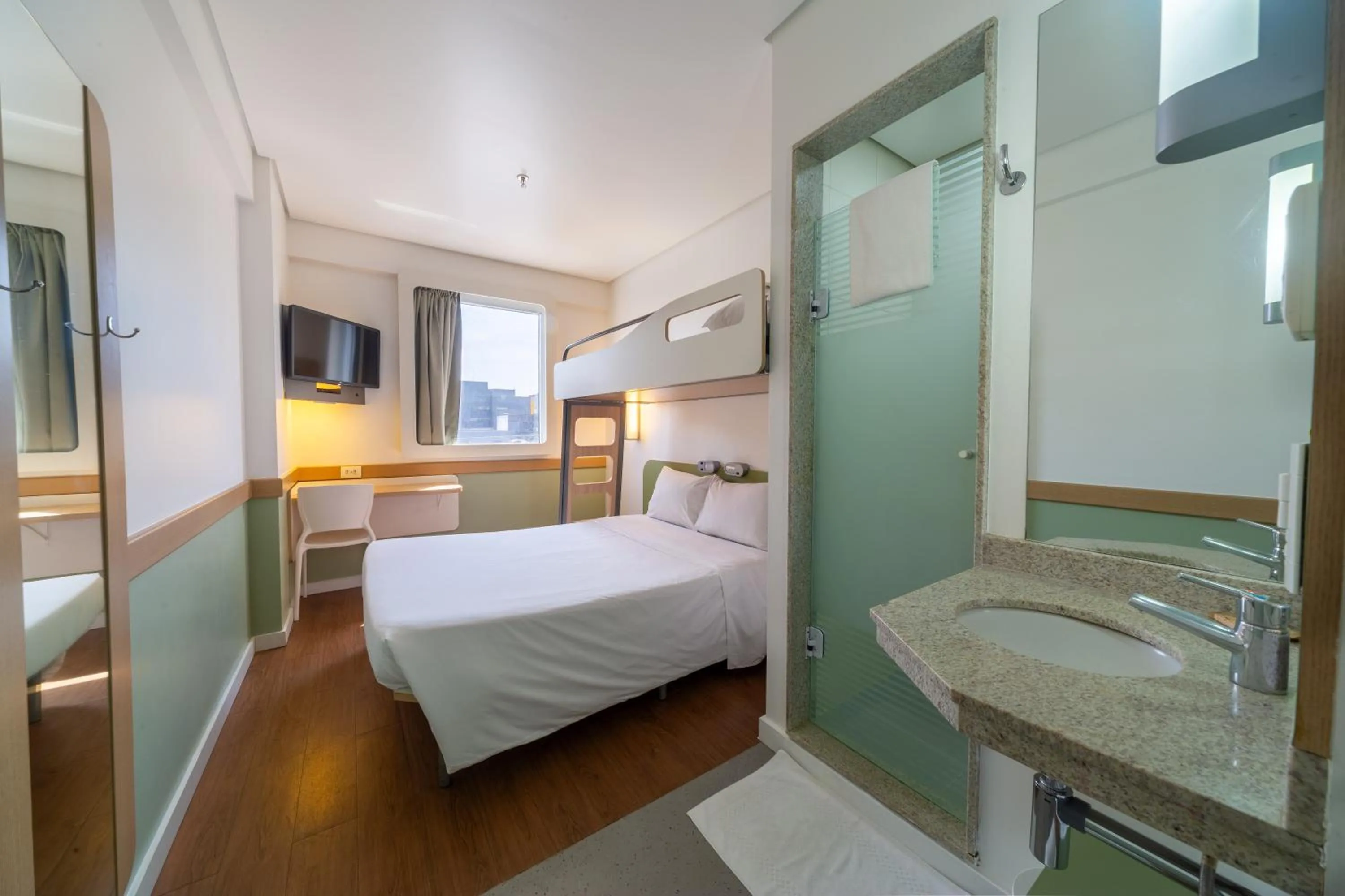 Bedroom, Bed in ibis budget Manaus