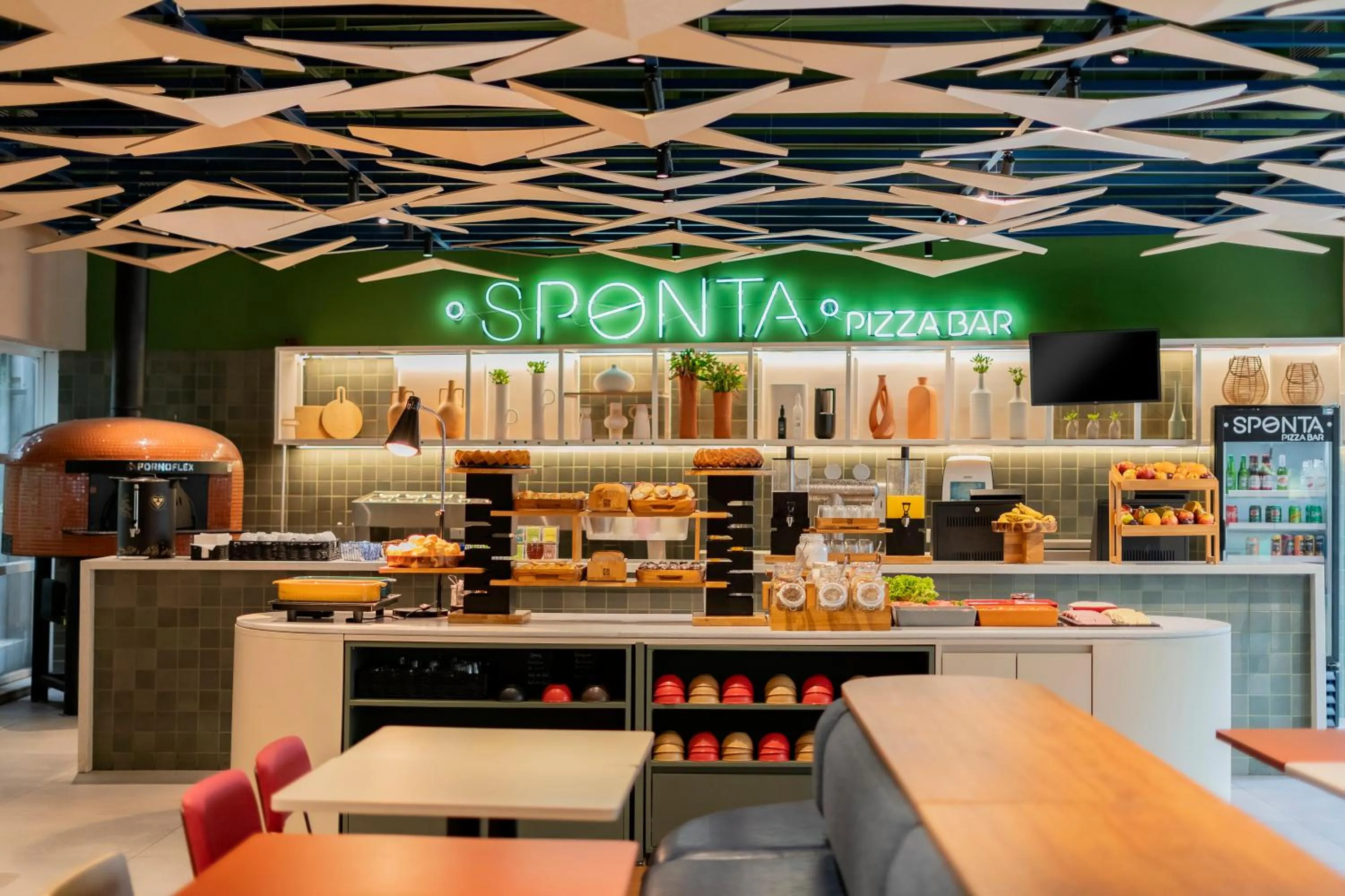 Restaurant/places to eat in ibis budget Sao Paulo Jardins