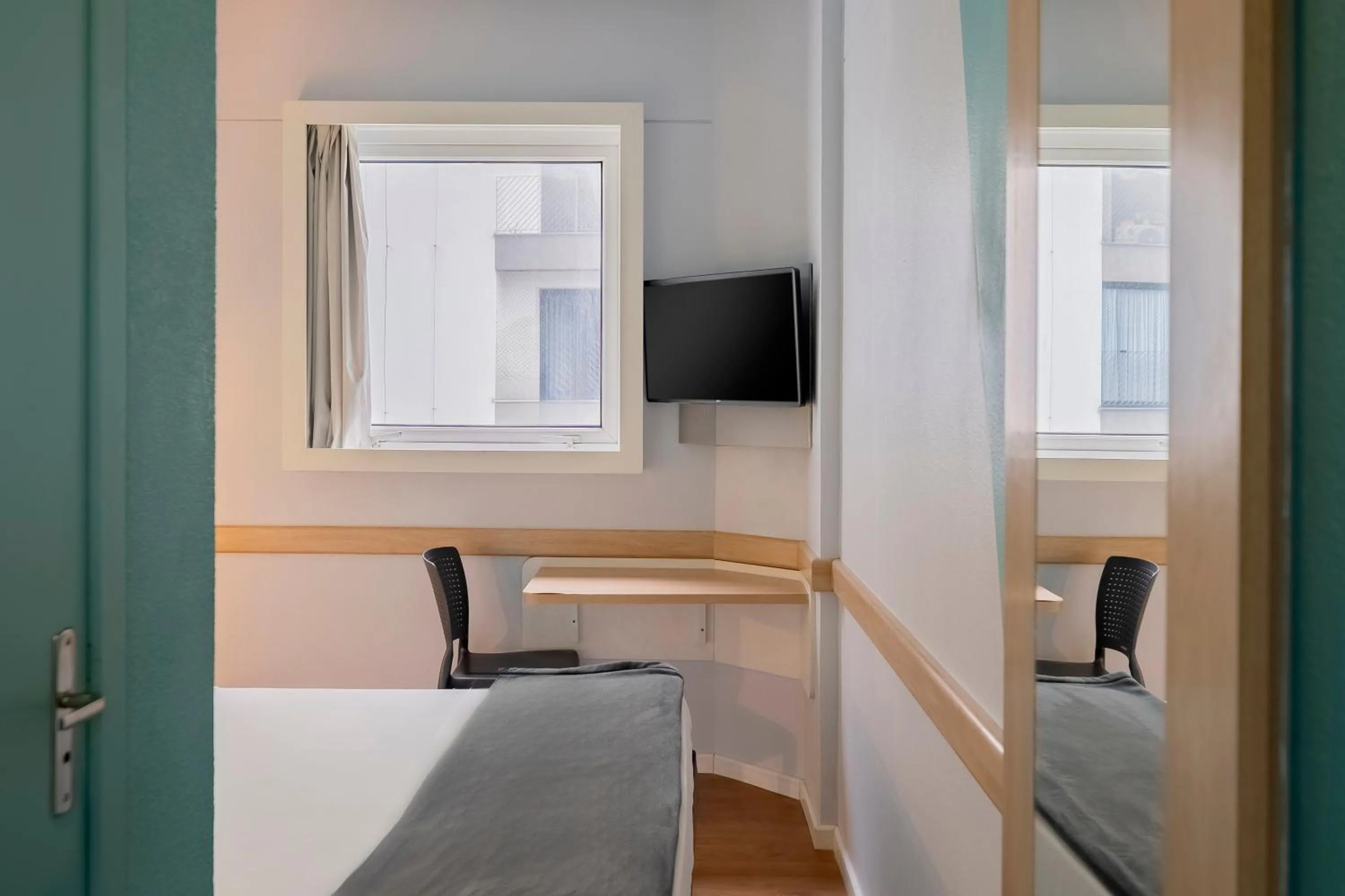 TV and multimedia in ibis budget Sao Paulo Jardins