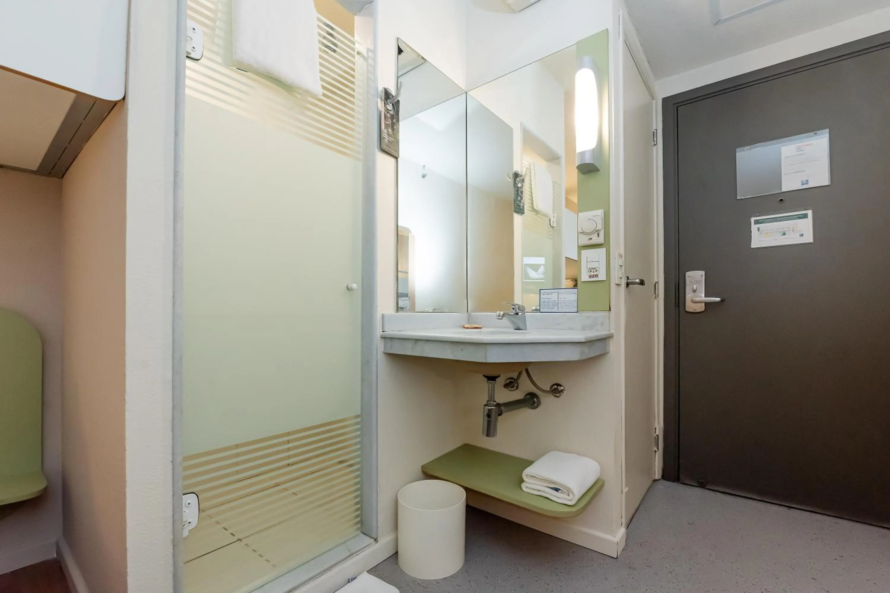 Bedroom in ibis budget Vitoria