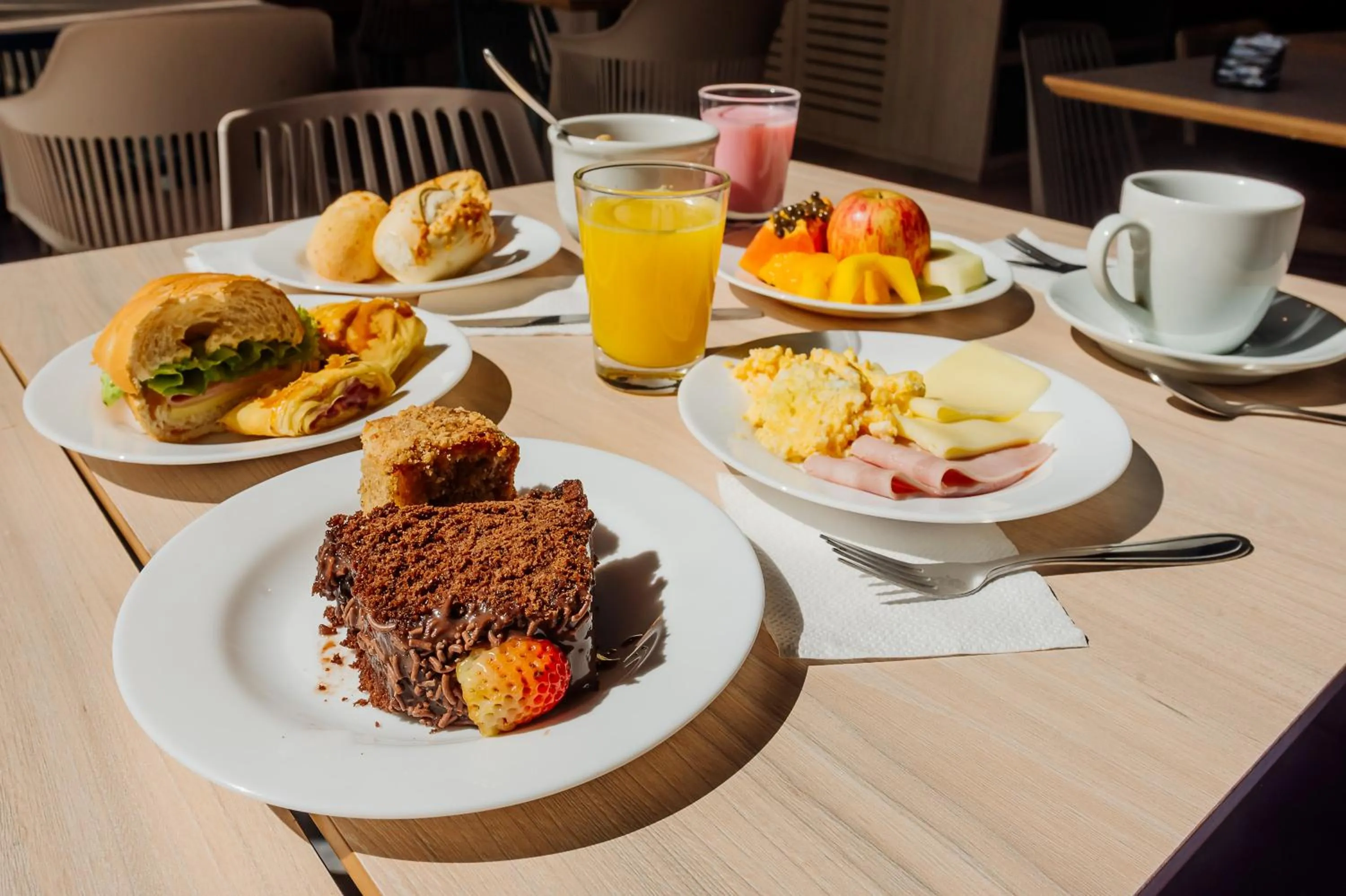 Buffet breakfast in ibis budget Vitoria