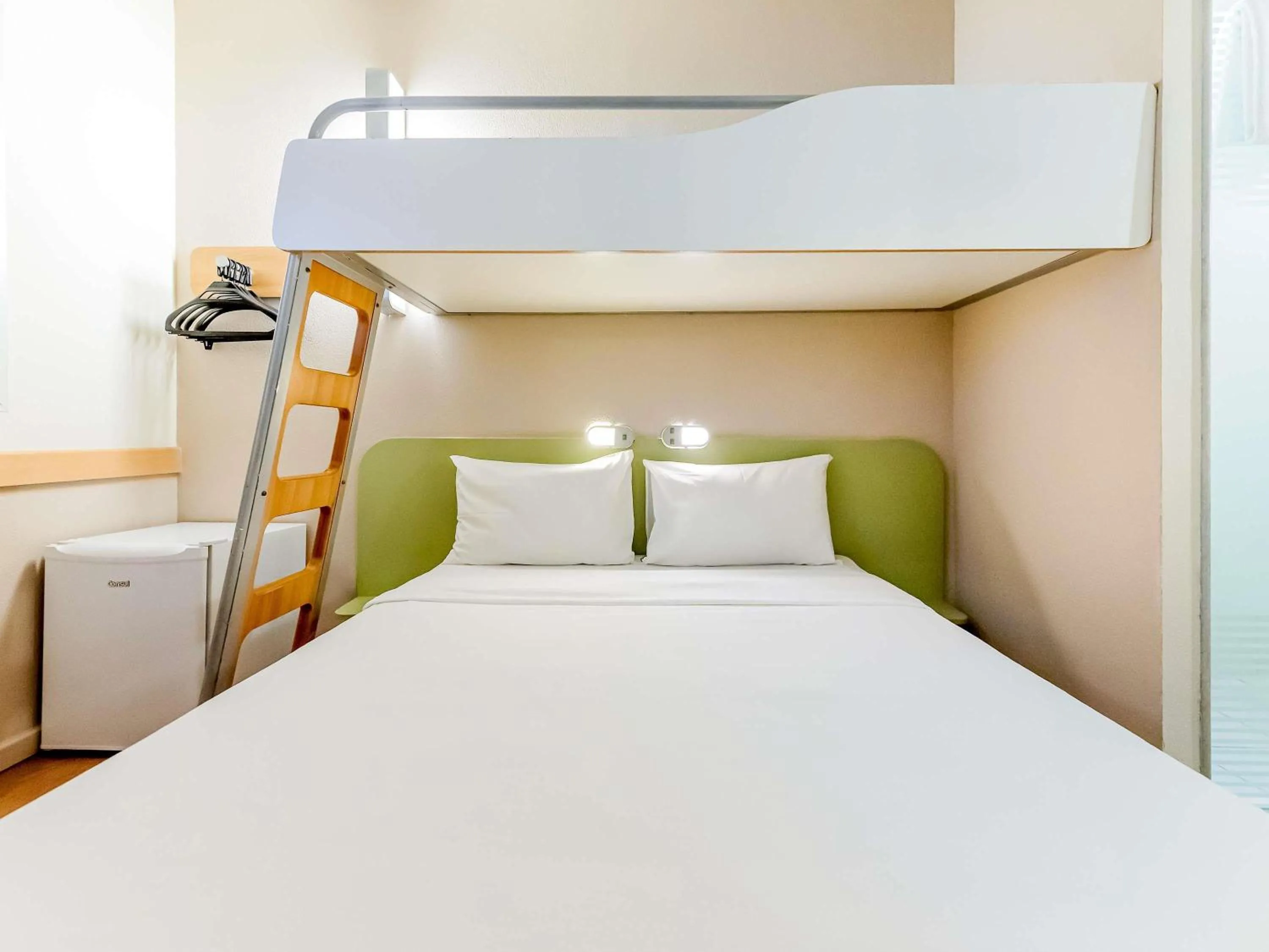 Bedroom, Bed in ibis budget Vitoria