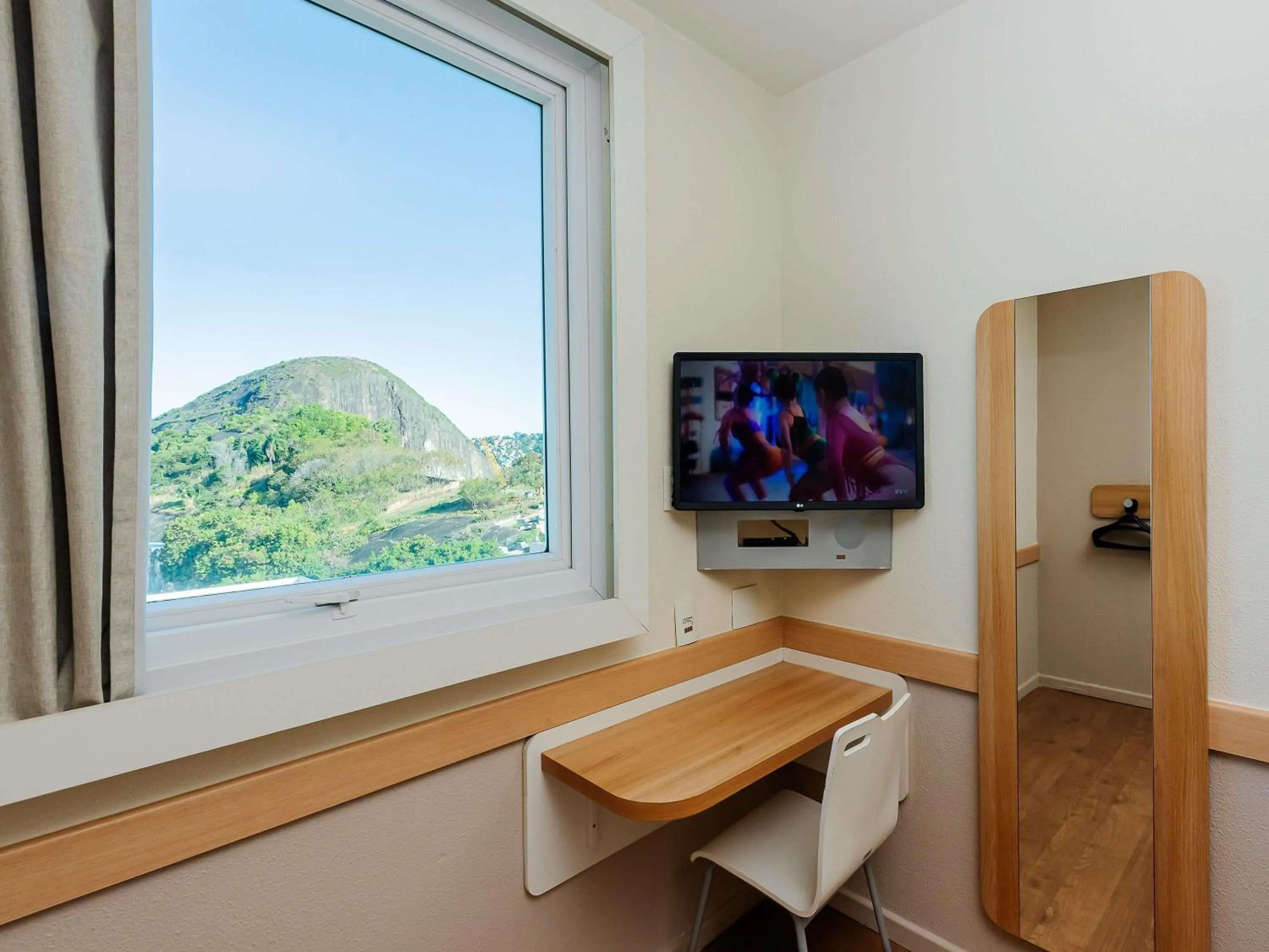 Bedroom in ibis budget Vitoria