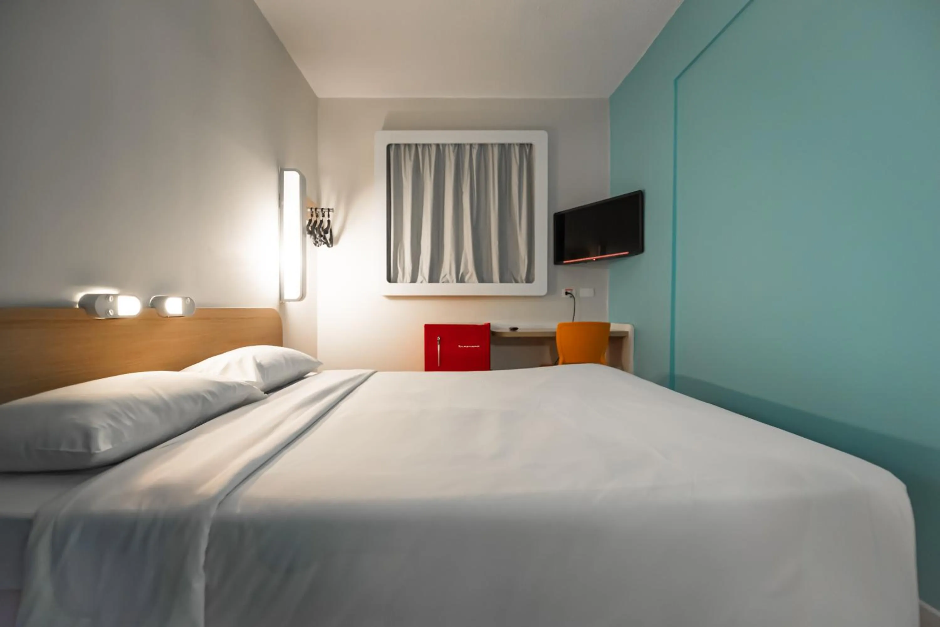 Bedroom, Bed in ibis budget Porto Alegre - Super Econômico