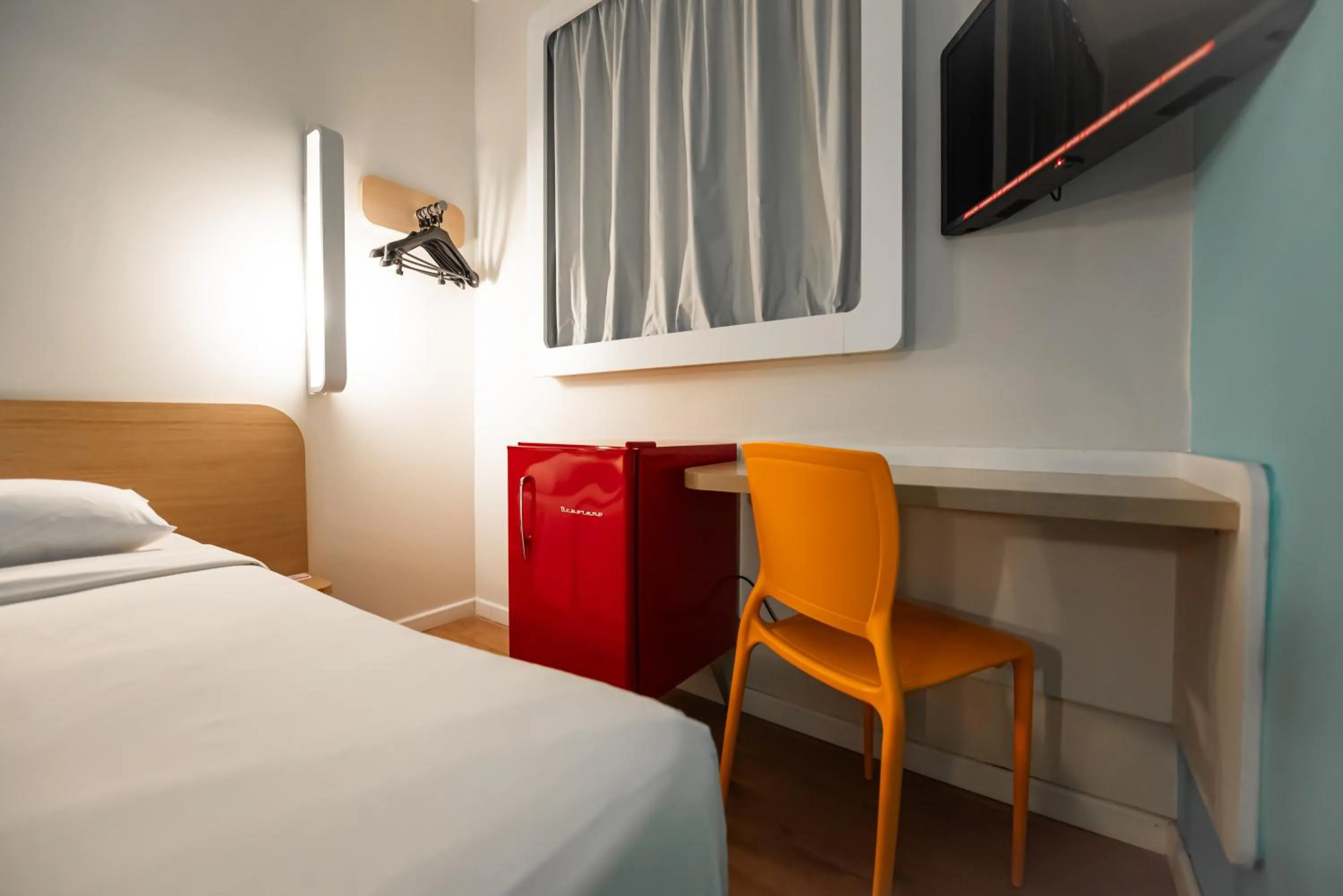 TV and multimedia, Bed in ibis budget Porto Alegre - Super Econômico