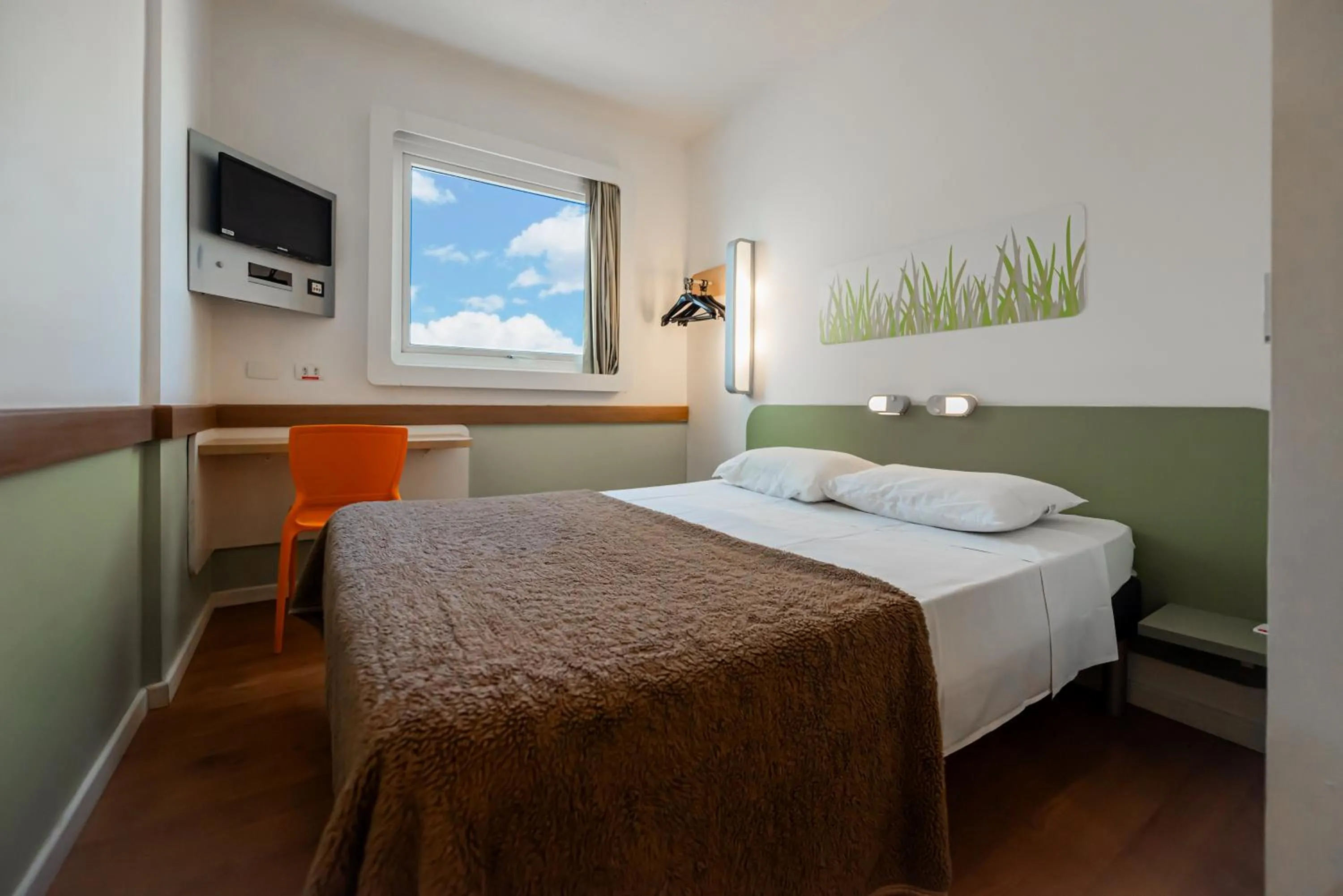 TV and multimedia, Bed in ibis budget Porto Alegre - Super Econômico