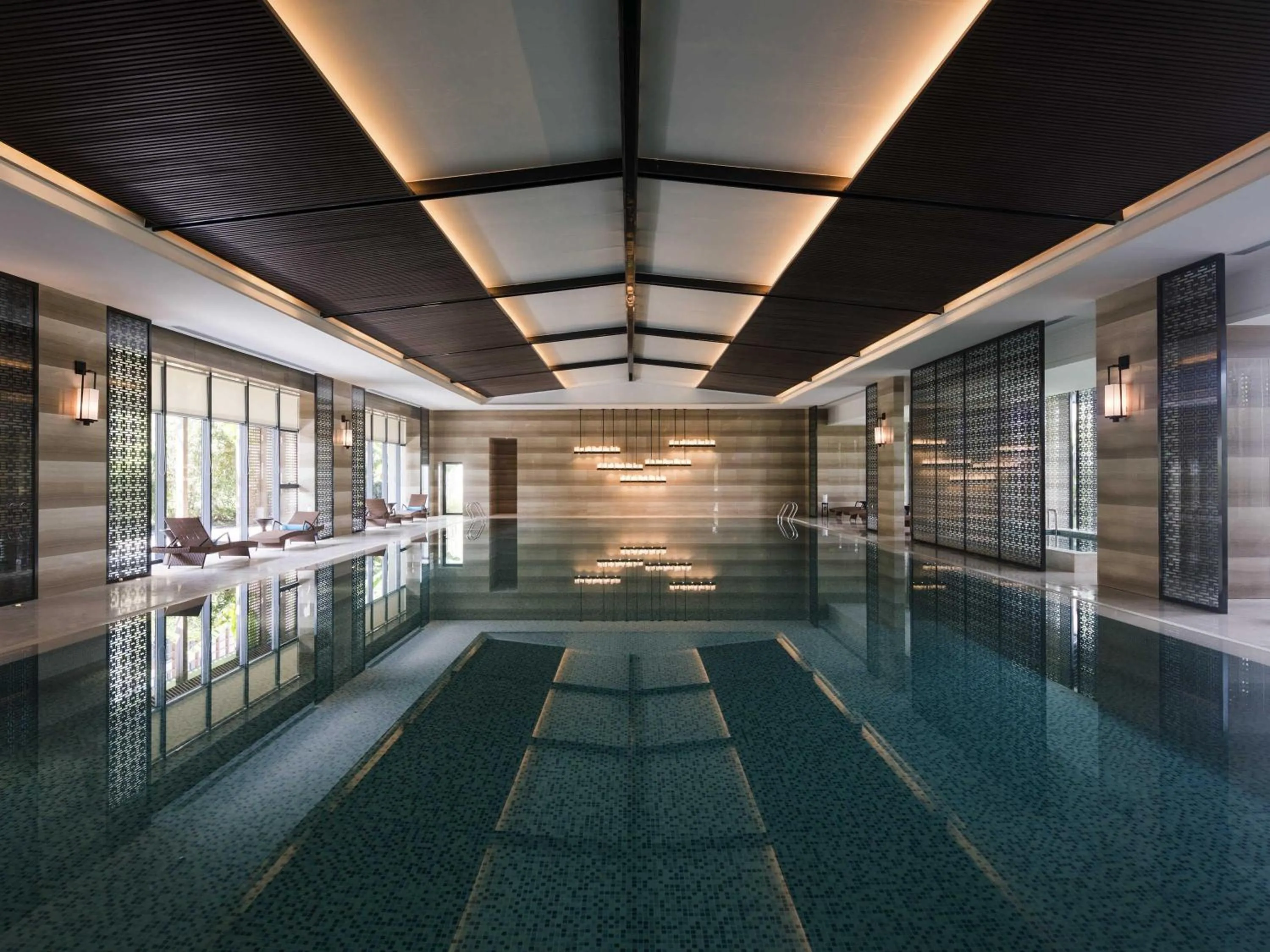 Pool view in Pullman Zhouzhuang