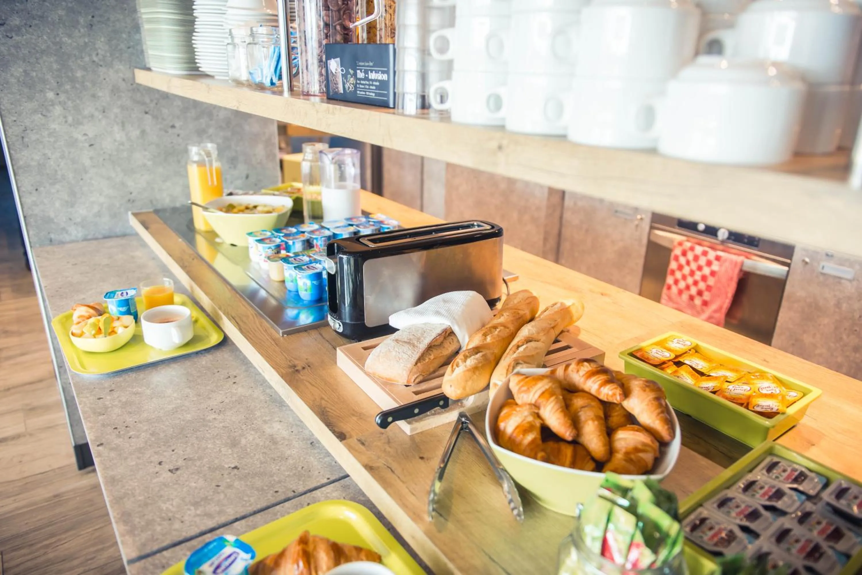 Buffet breakfast in ibis budget Troyes Est