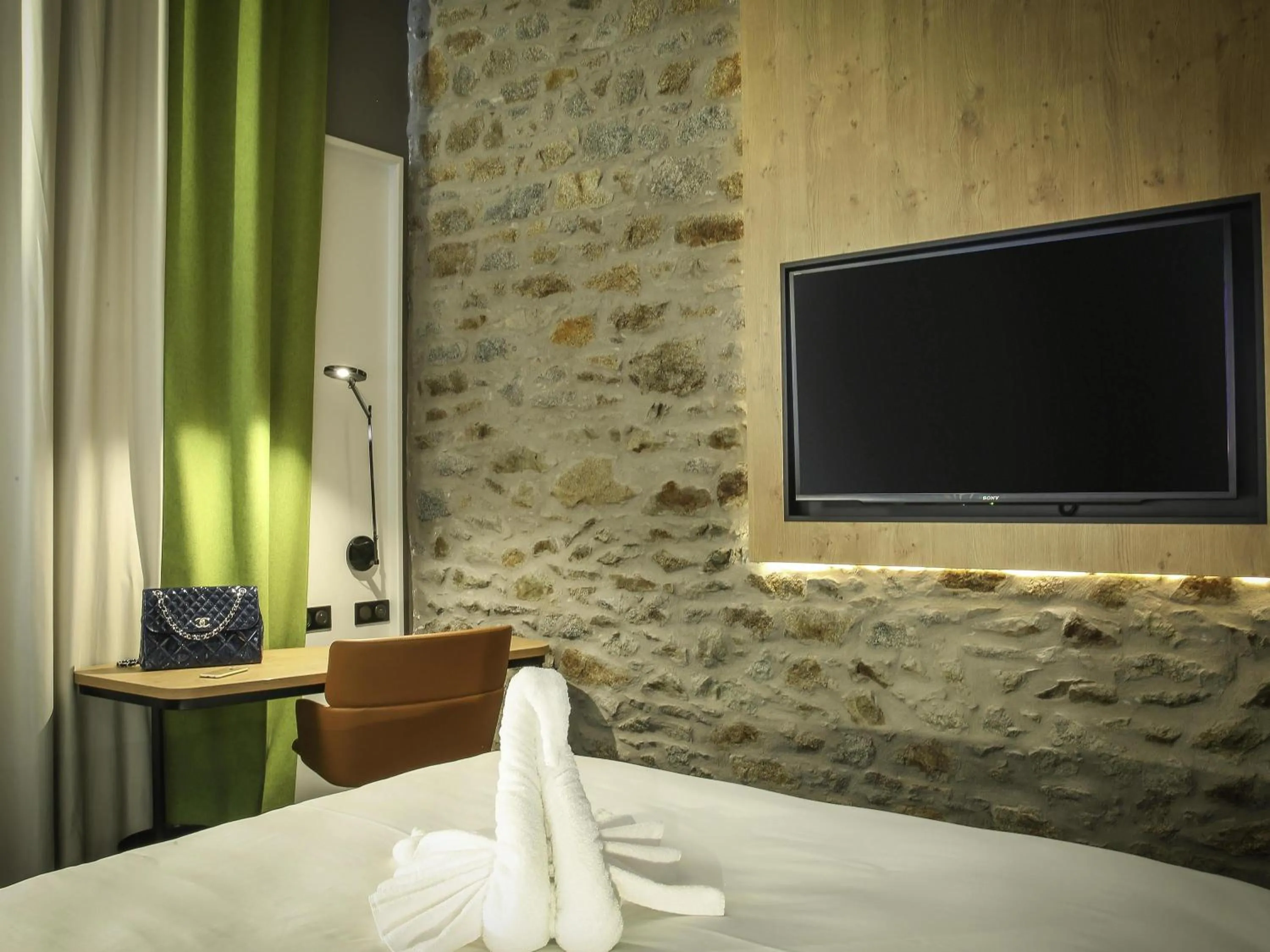 Bedroom in Novotel Saint Brieuc Centre Gare