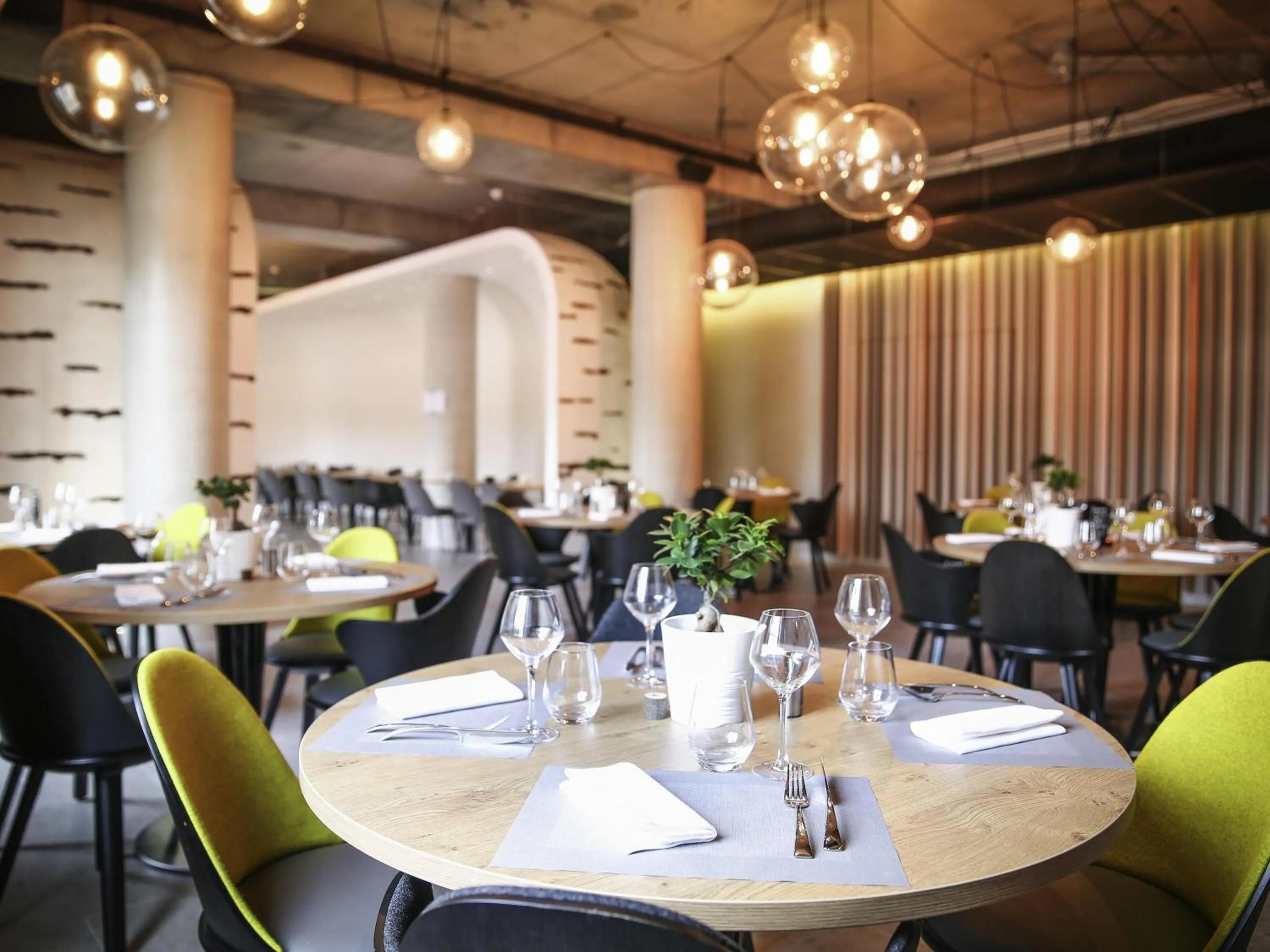 Restaurant/places to eat in Novotel Saint Brieuc Centre Gare