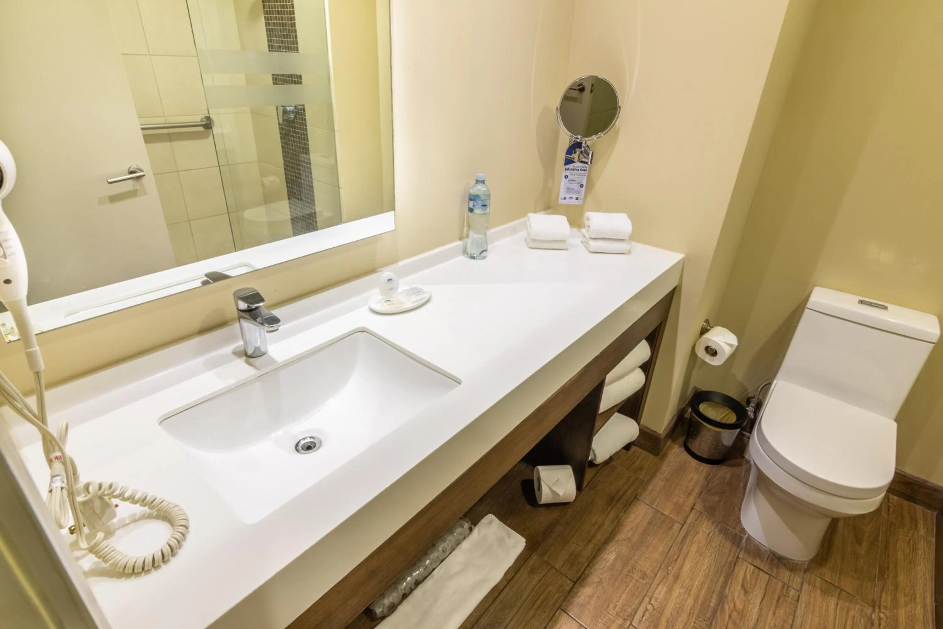 Bathroom in LATAM HOTEL Plaza Pradera Quetzaltenango