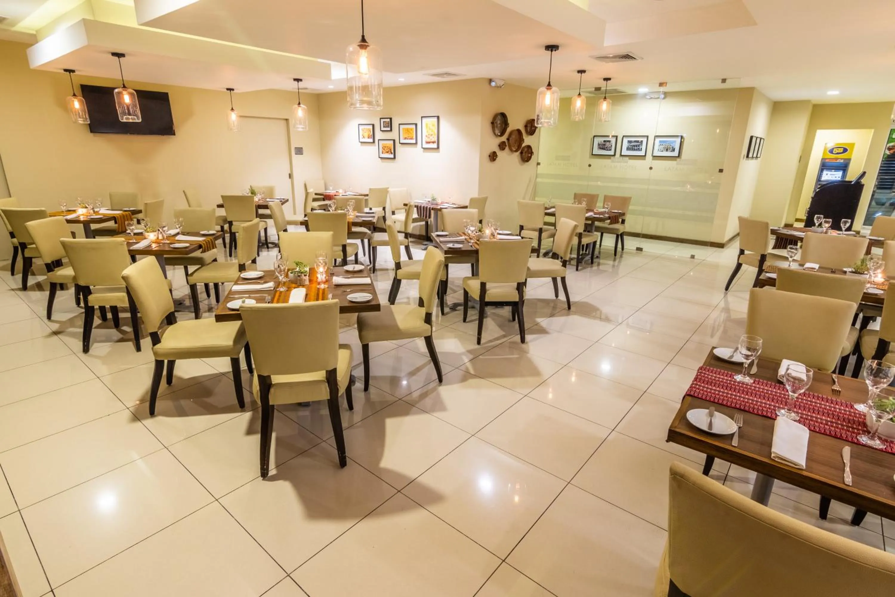 Restaurant/places to eat in LATAM HOTEL Plaza Pradera Quetzaltenango